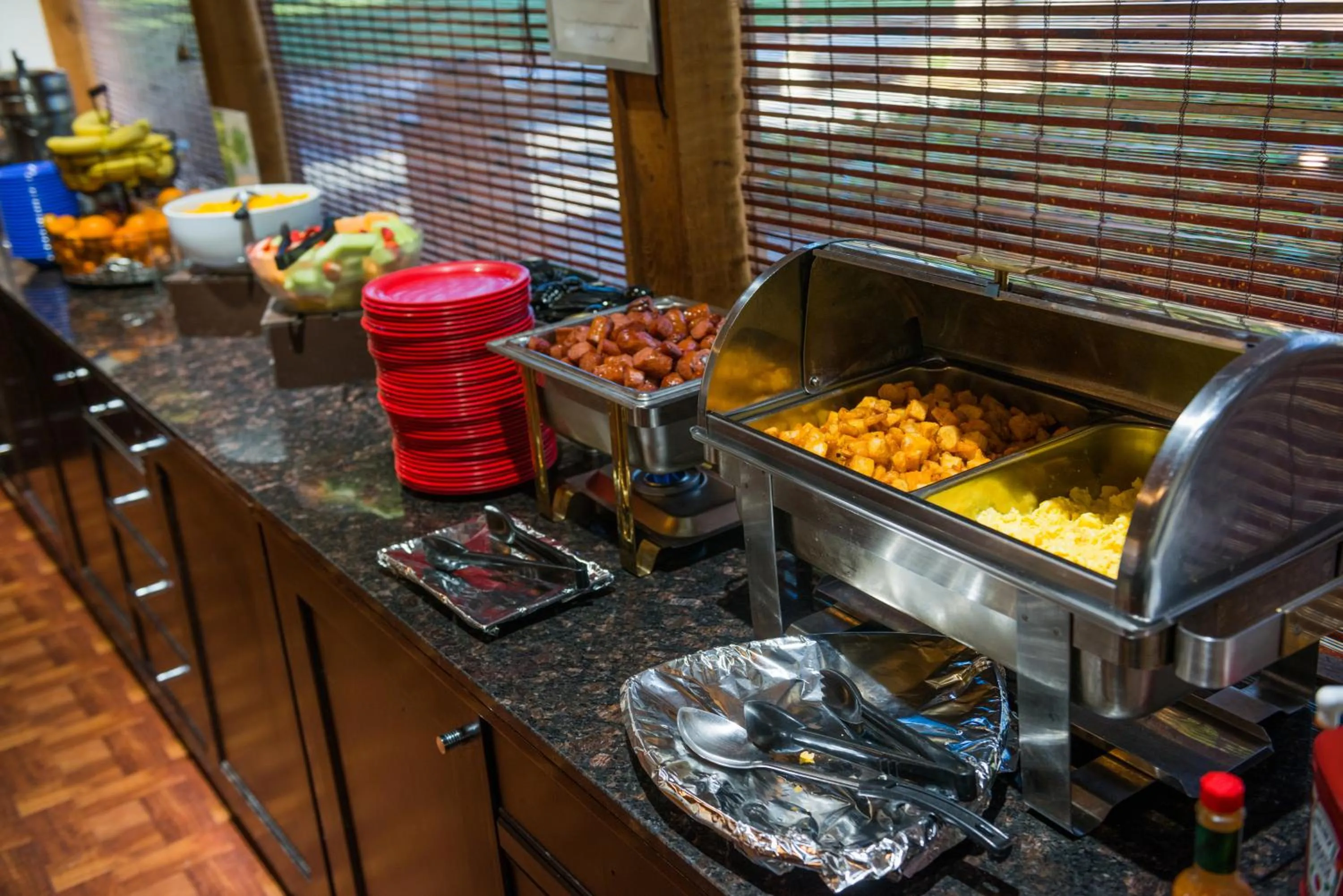 Buffet breakfast in Los Gatos Lodge