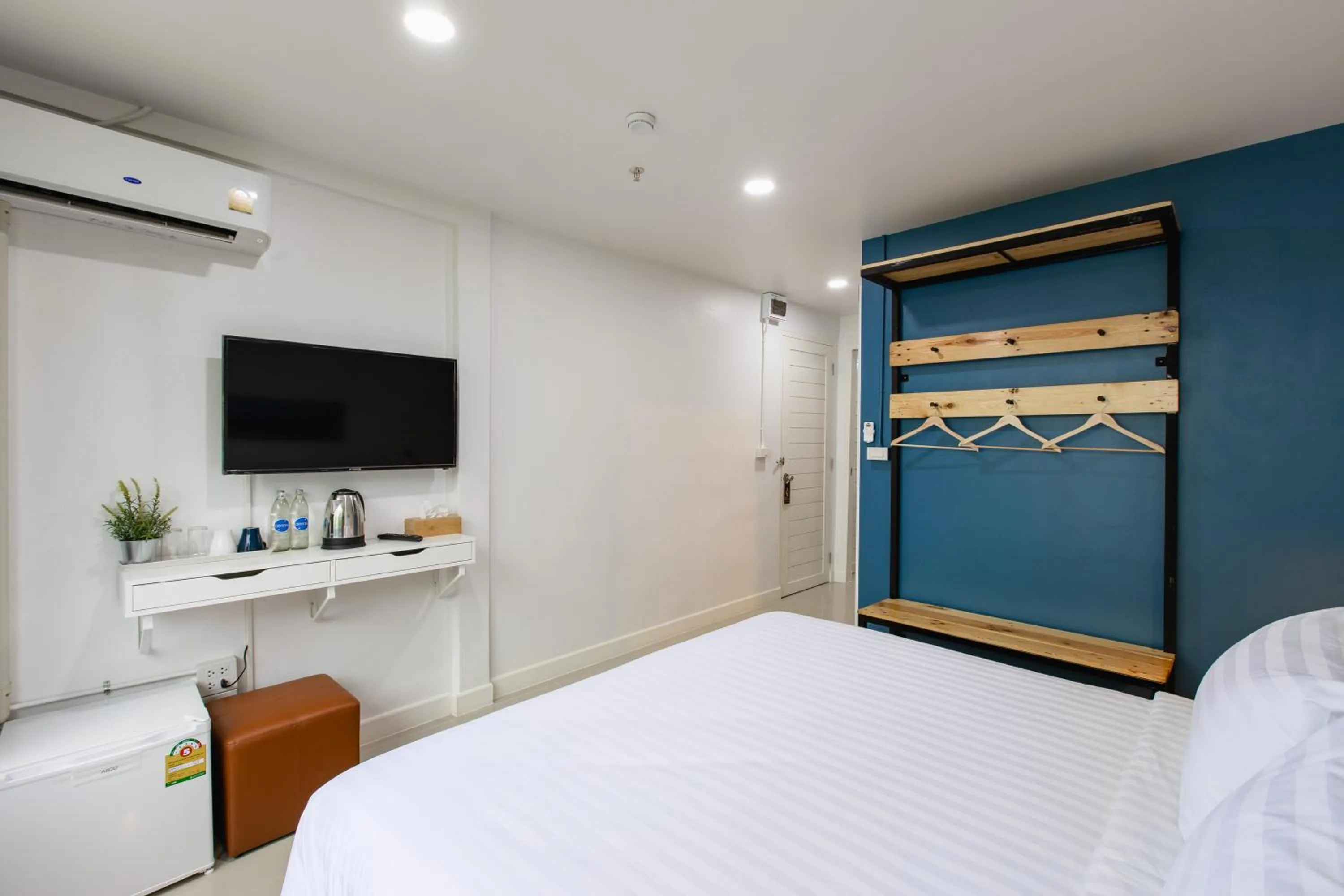 Bedroom, Bed in Every Surawong