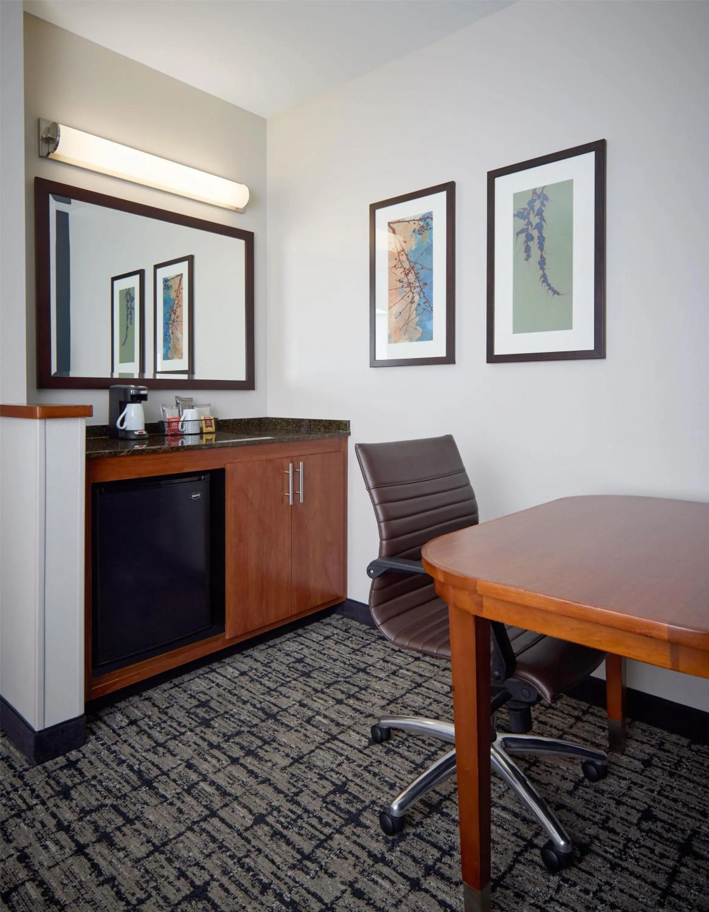 Bedroom in Hyatt Place Salt Lake City Downtown / The Gateway