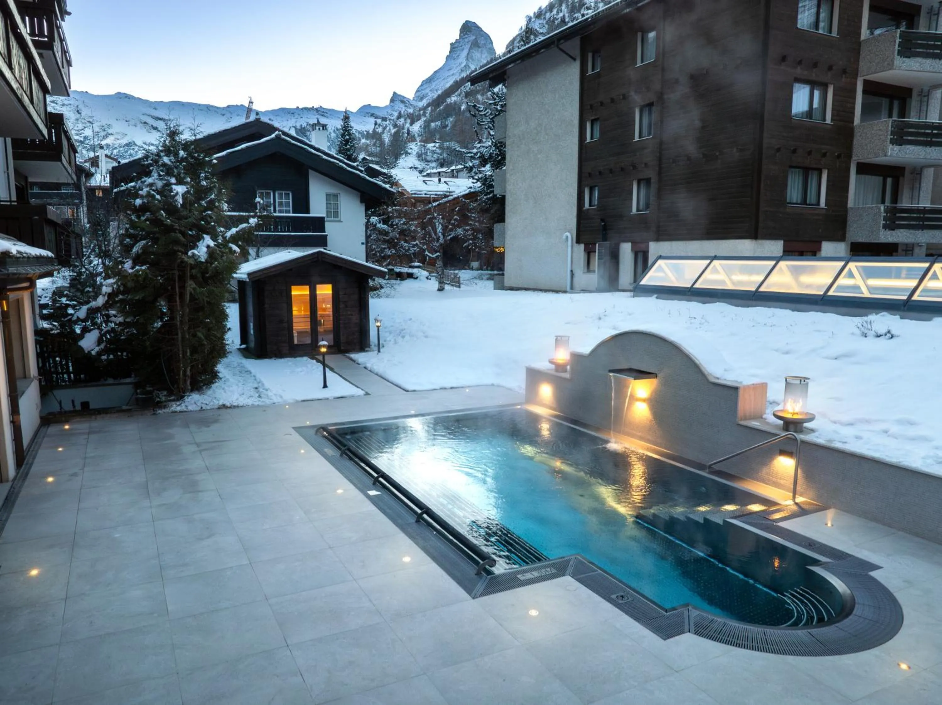 Swimming pool in Mirabeau Alpine