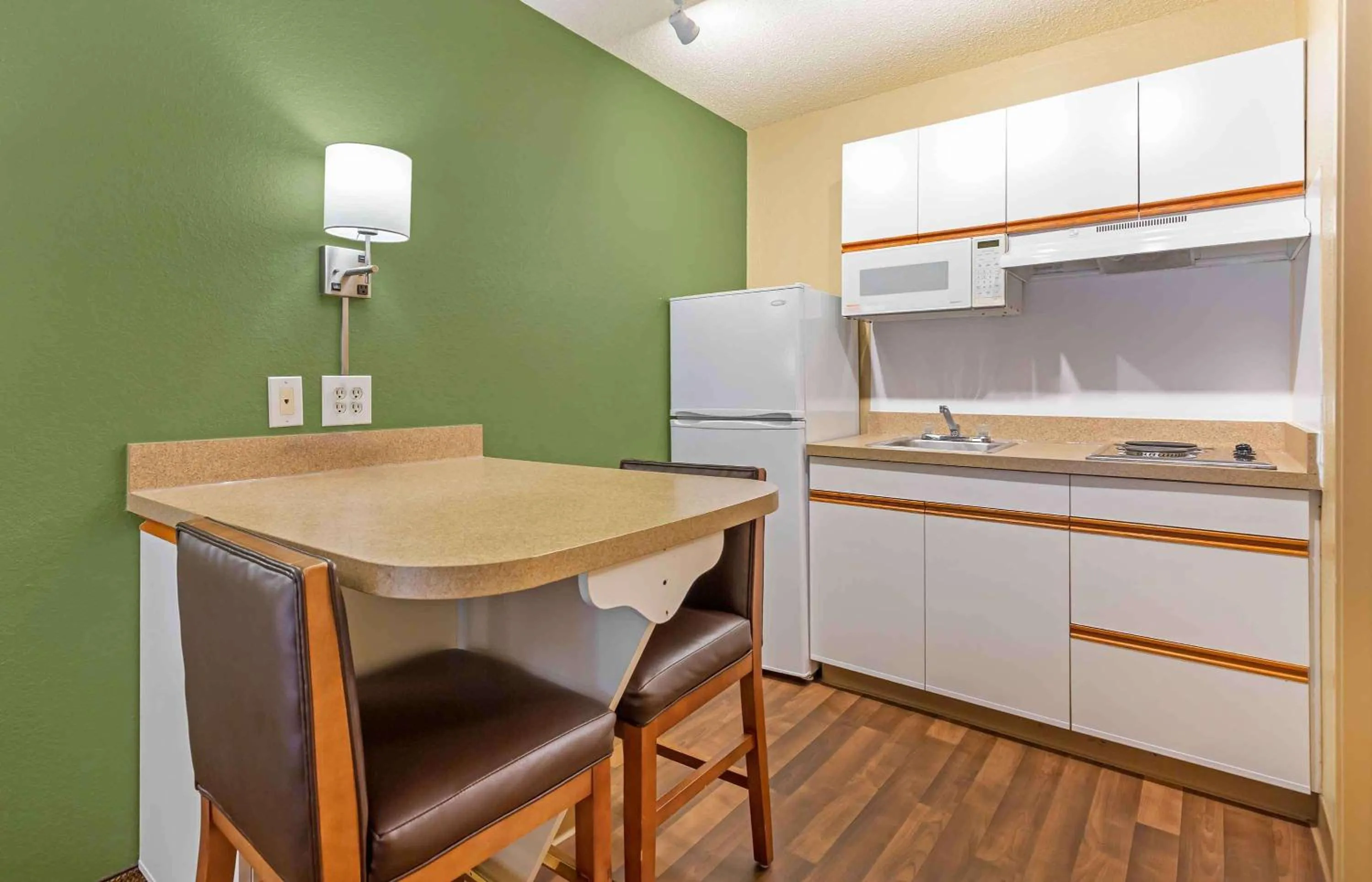Bedroom in Extended Stay America Suites - Washington, DC - Falls Church - Merrifield