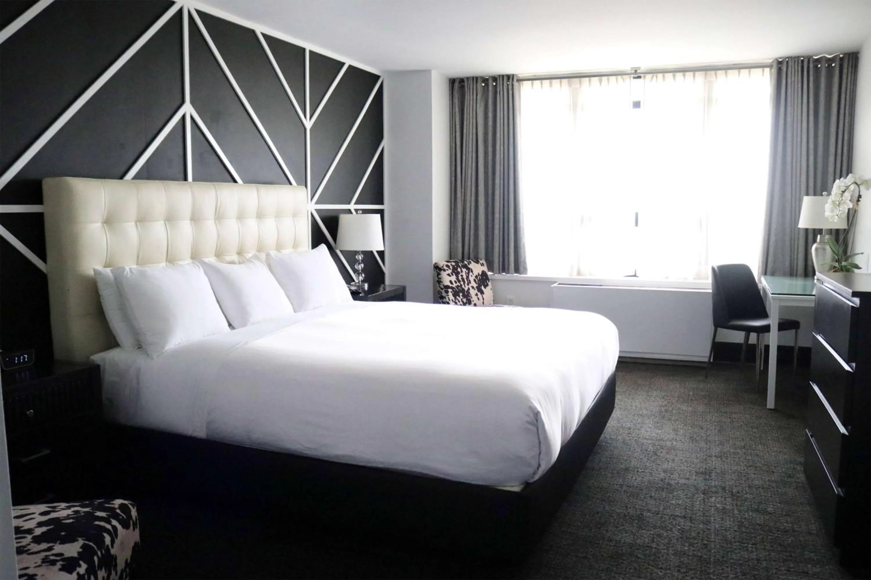 Photo of the whole room, Bed in Hotel NoMa, Trademark Collection by Wyndham