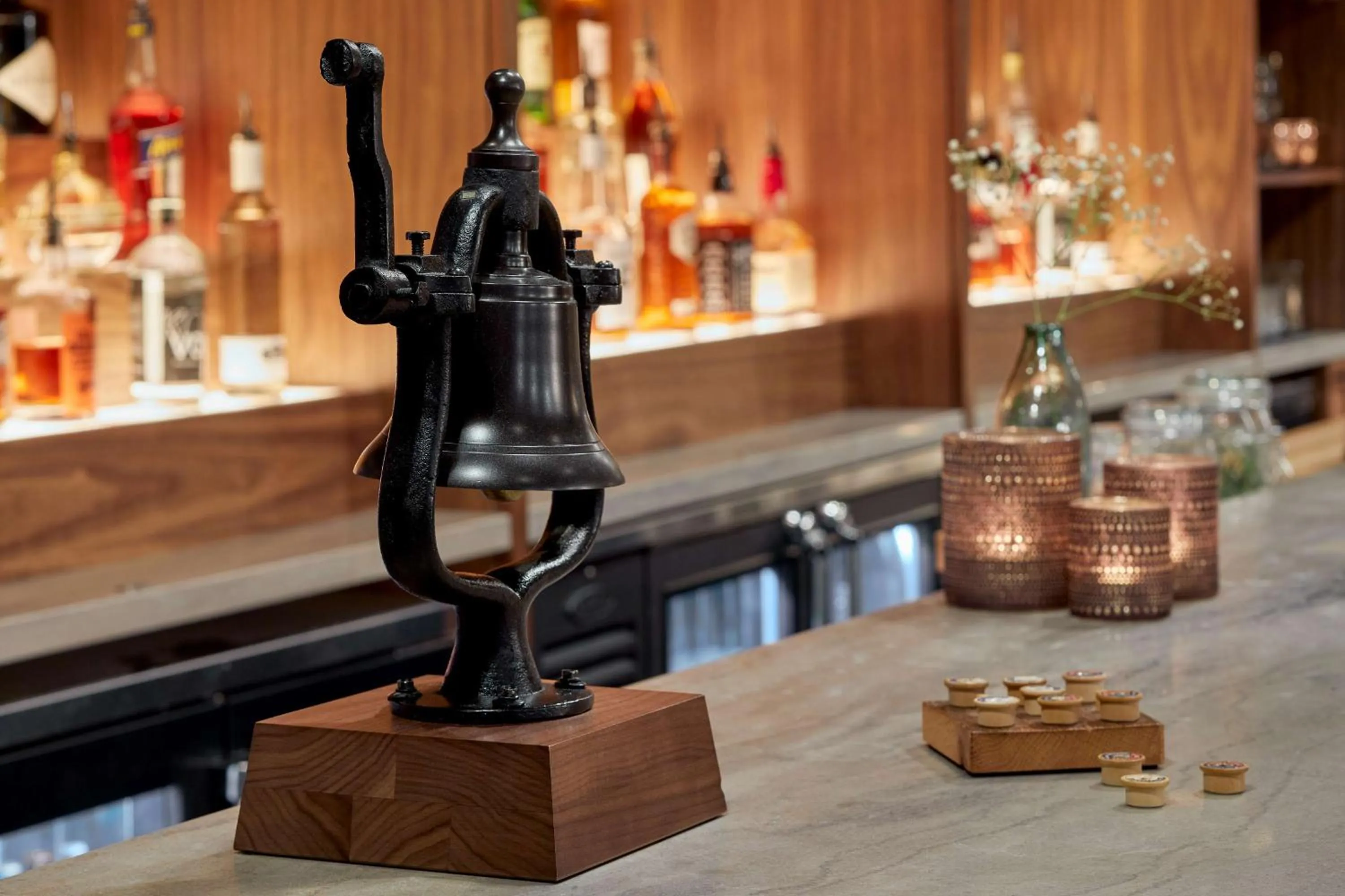 Lounge or bar in Cumberland House Knoxville, Tapestry Collection by Hilton