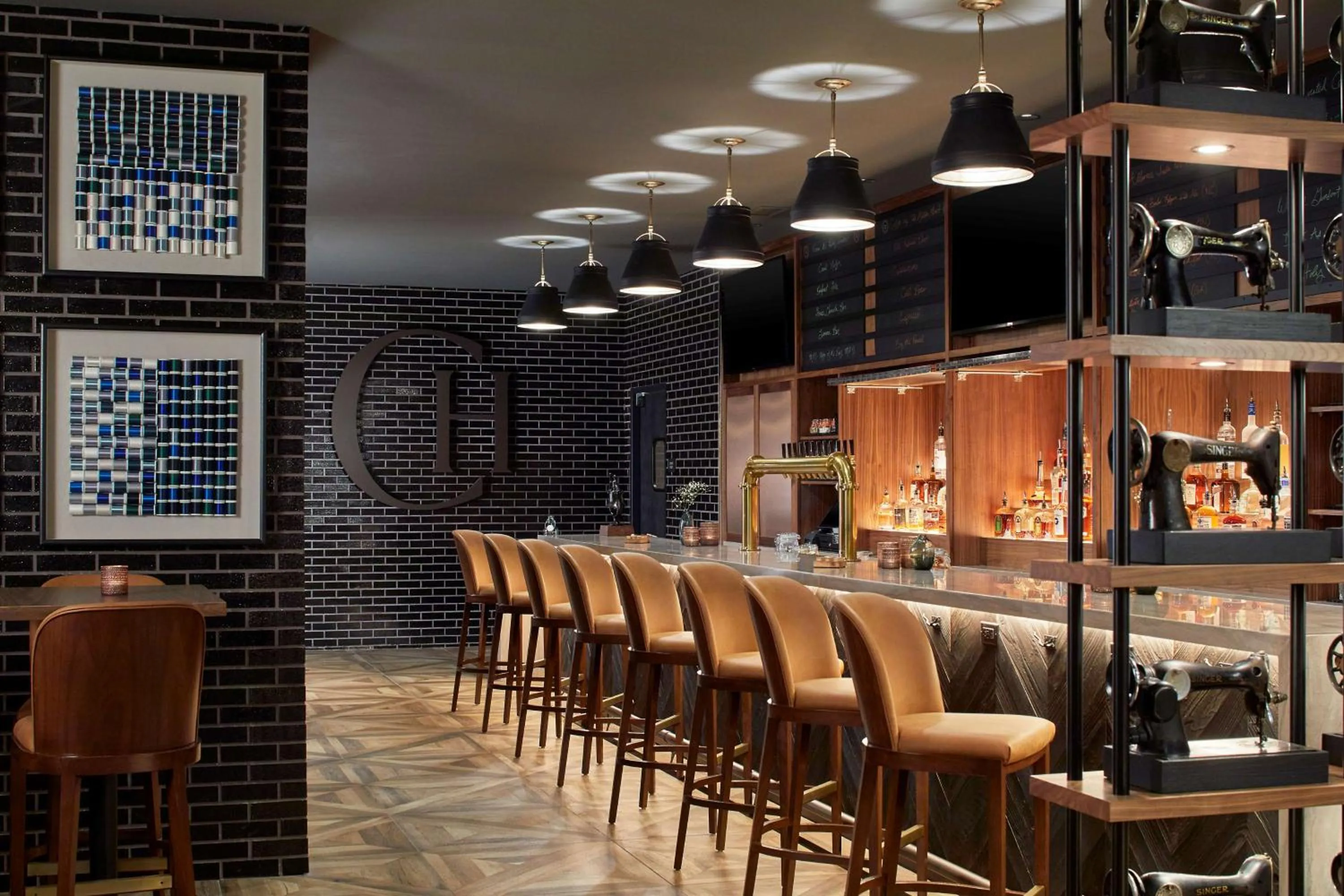 Lounge or bar in Cumberland House Knoxville, Tapestry Collection by Hilton