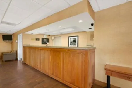 Lobby or reception in Super 8 by Wyndham Oxford