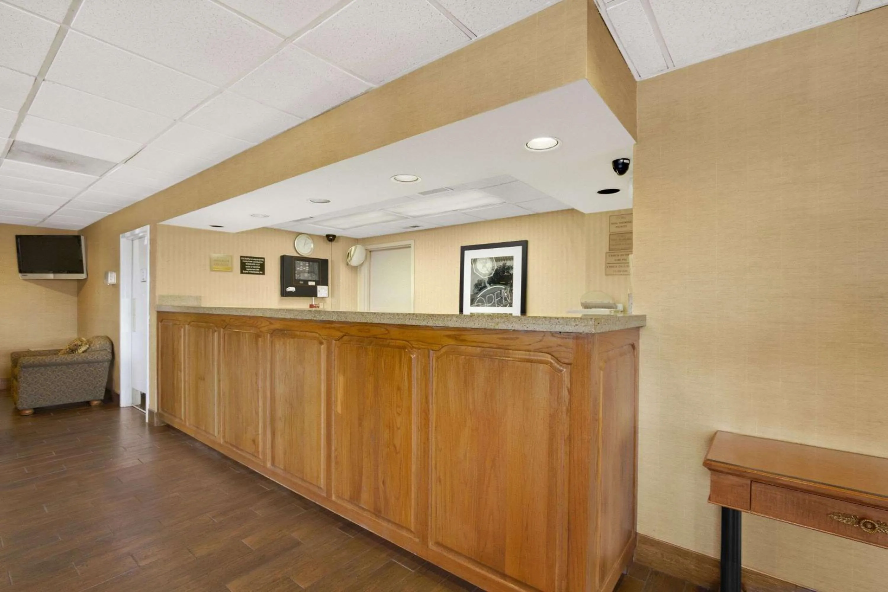 On site in Super 8 by Wyndham Oxford