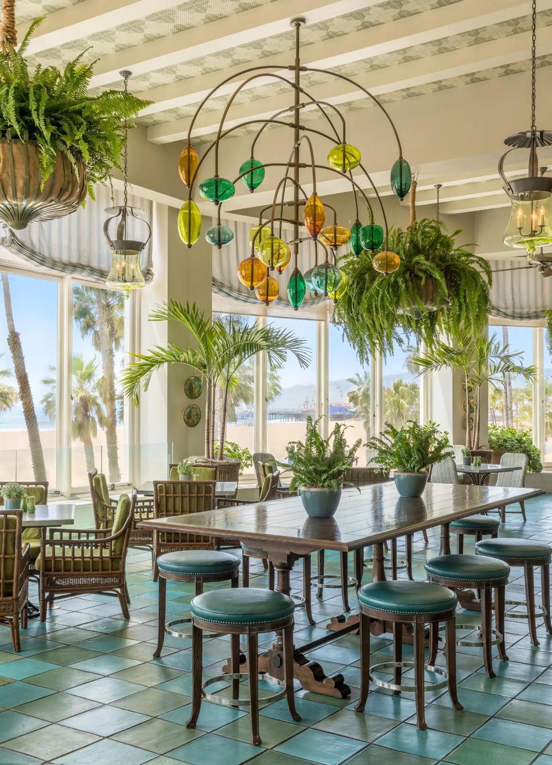 Restaurant/places to eat in Casa Del Mar