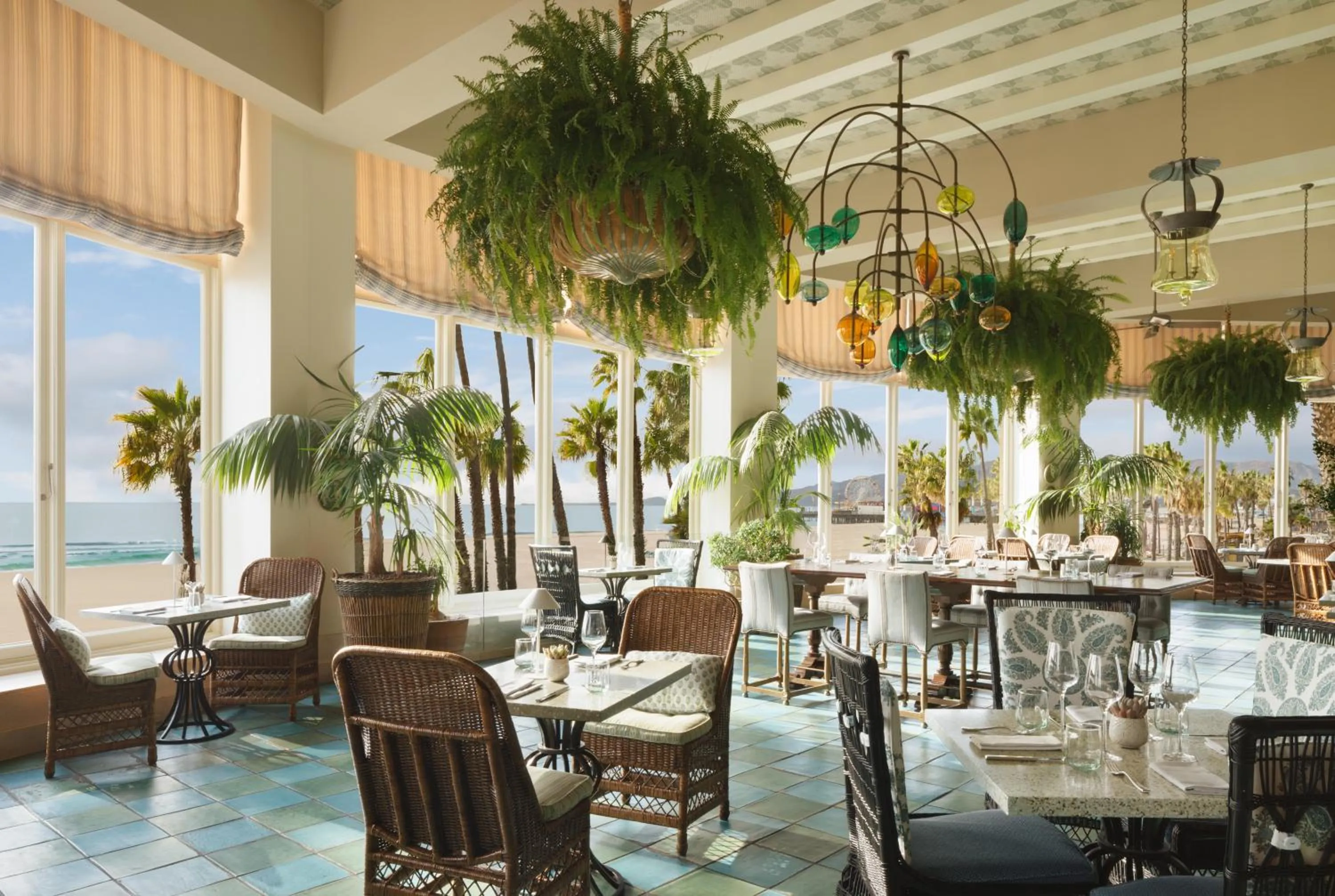 Restaurant/places to eat in Casa Del Mar