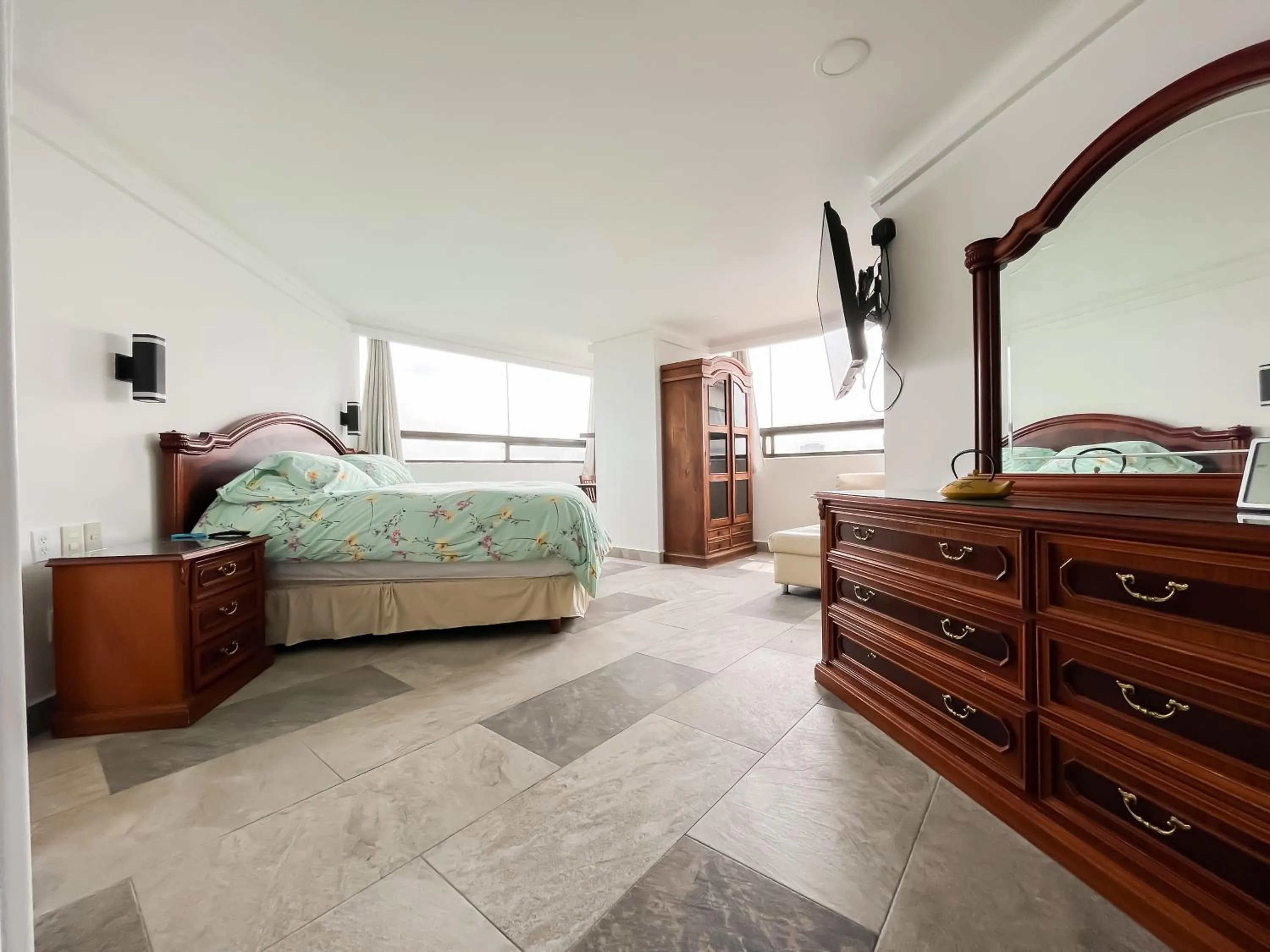 Bedroom, Bed in Air Lux