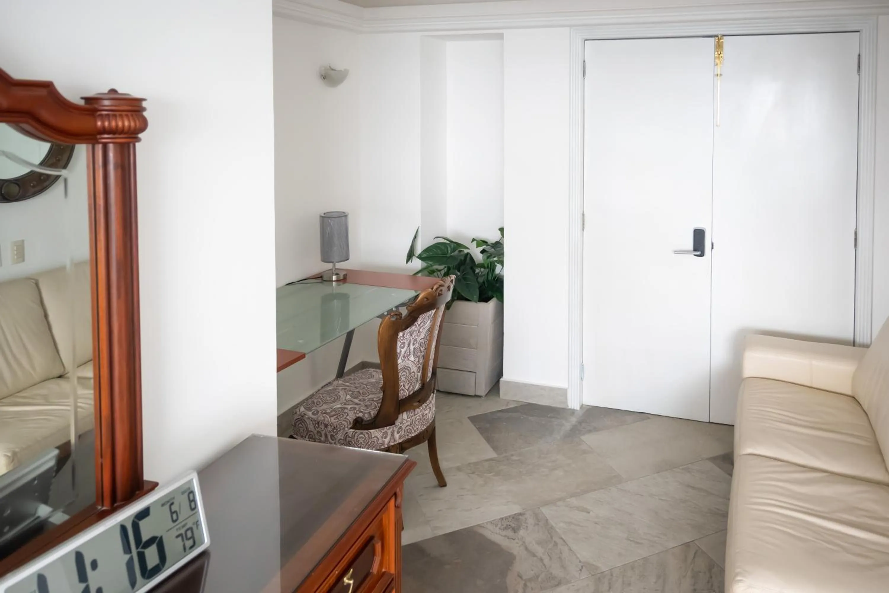 Business facilities in Air Lux