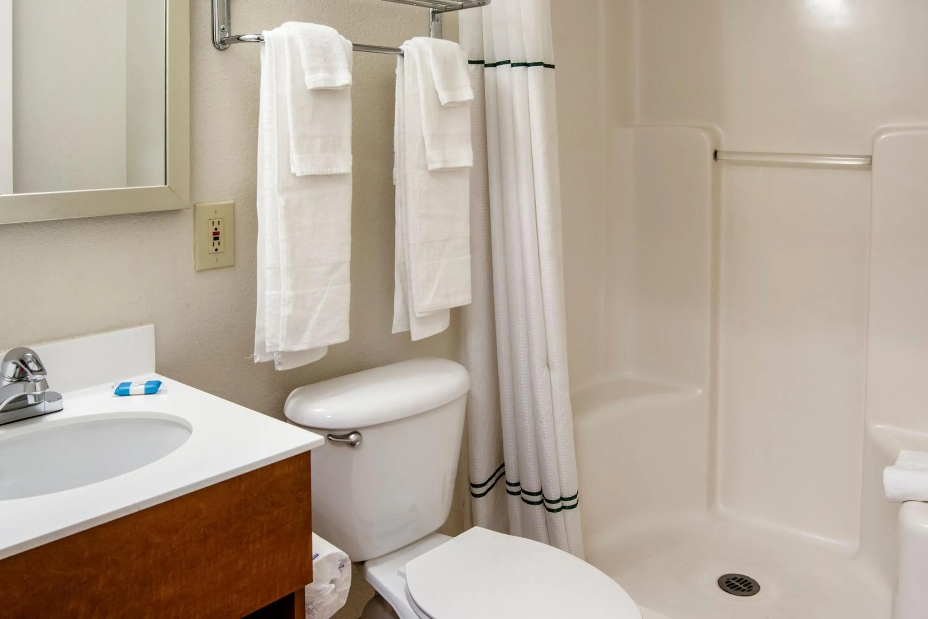 Photo of the whole room in HomeTowne Studios by Red Roof Salem, OR