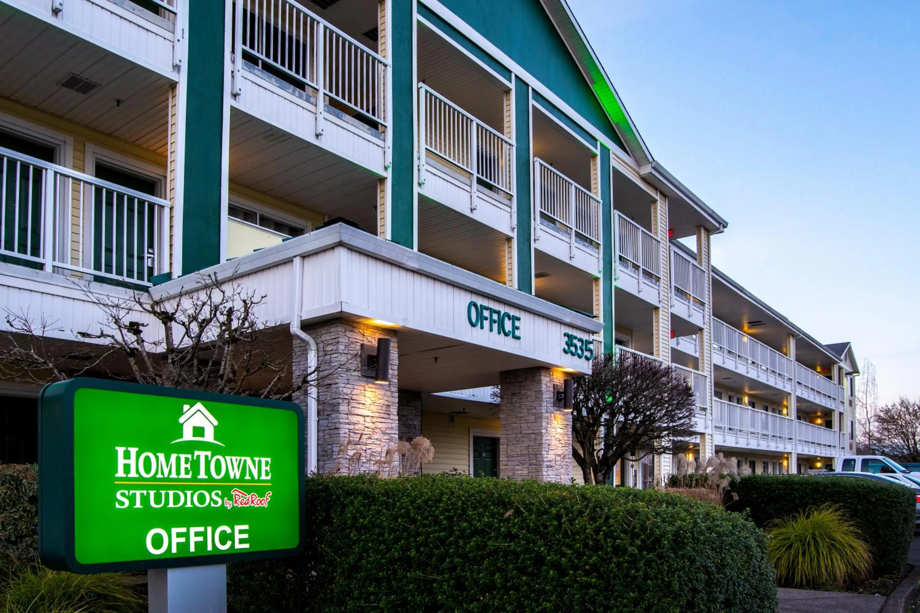 Property building in HomeTowne Studios by Red Roof Salem, OR