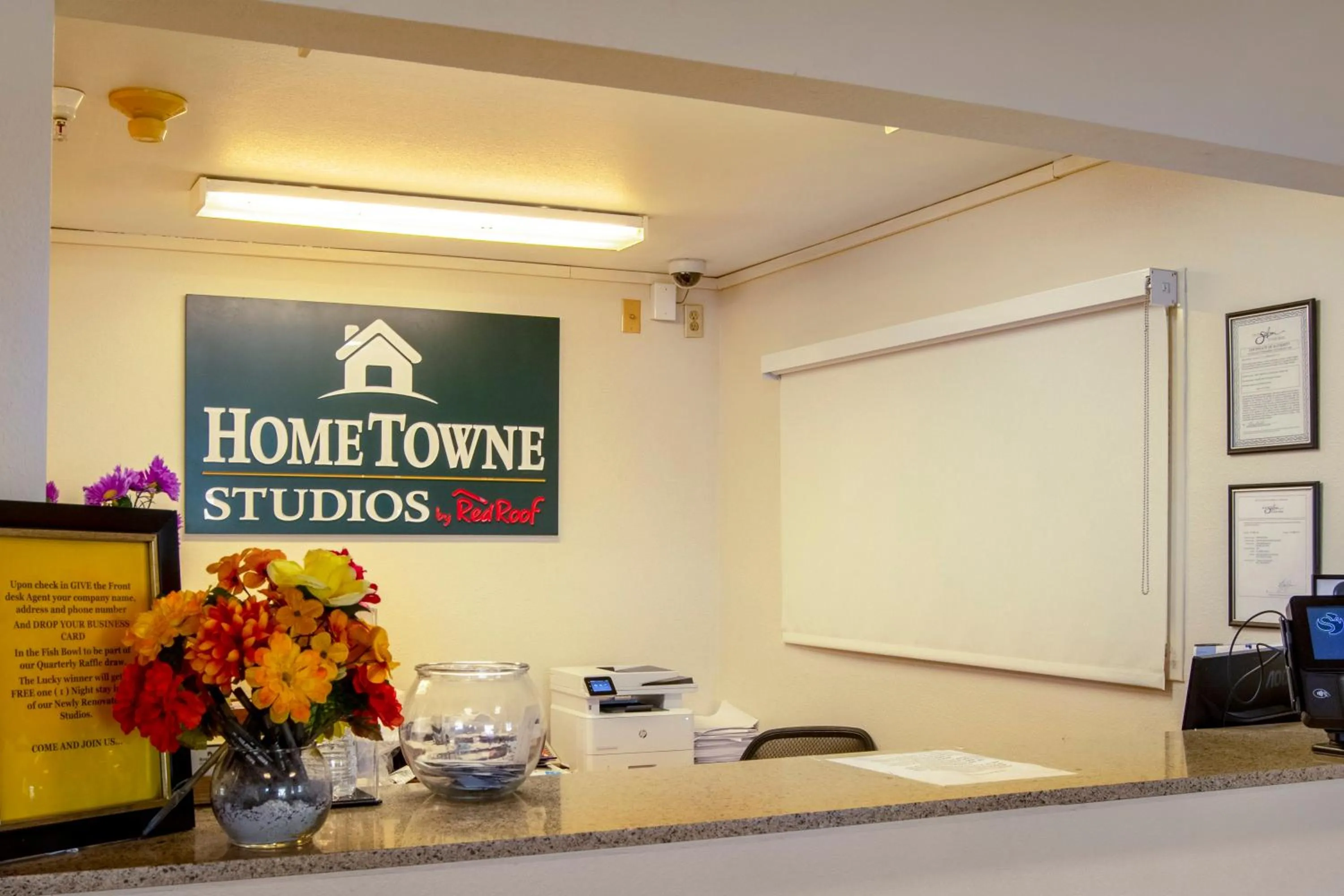 Lobby or reception in HomeTowne Studios by Red Roof Salem, OR