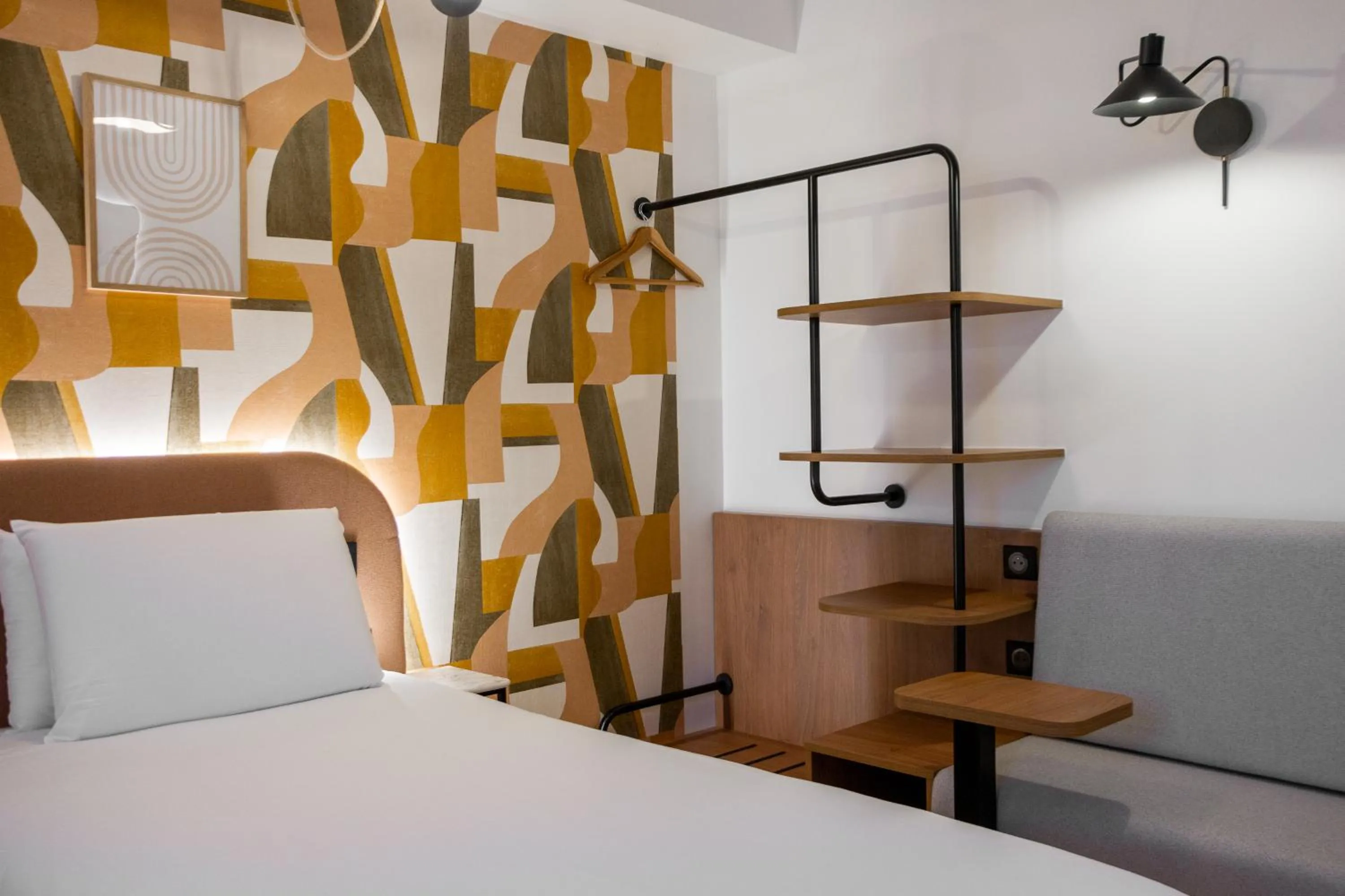 Bed in Kyriad Marseille Palais Des Congrès – Vélodrome