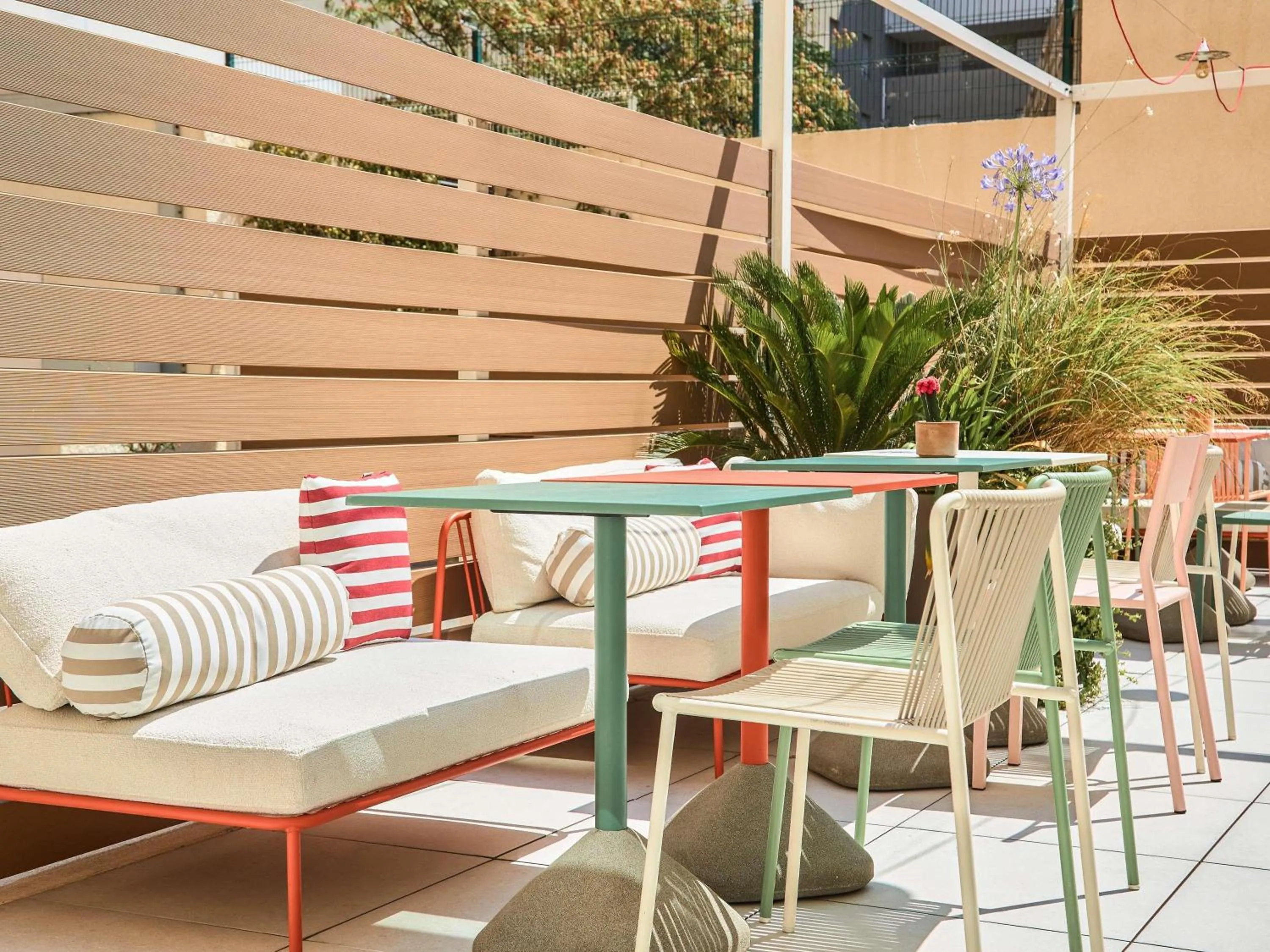 Restaurant/places to eat in ibis Styles Marseille Palais des Congrès Vélodrome