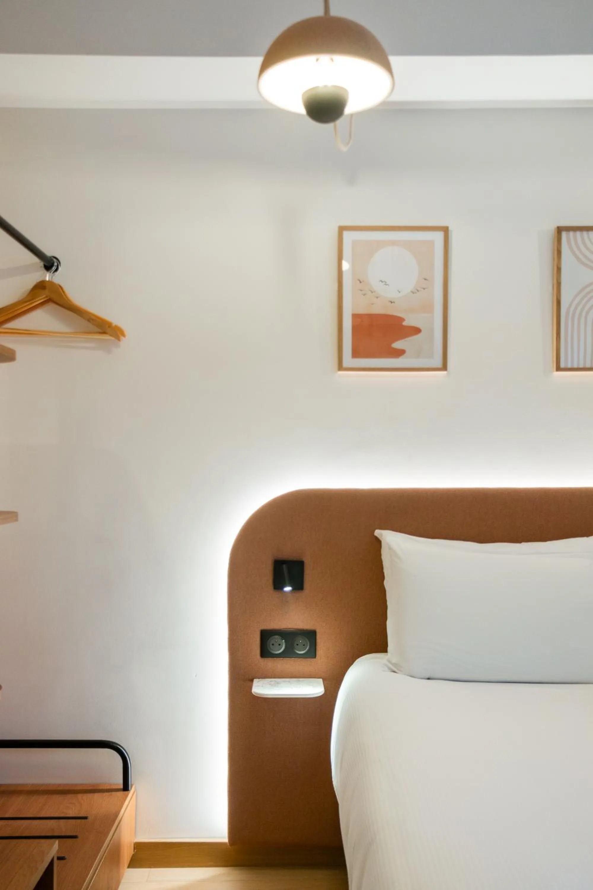 Bed in Kyriad Marseille Palais Des Congrès – Vélodrome