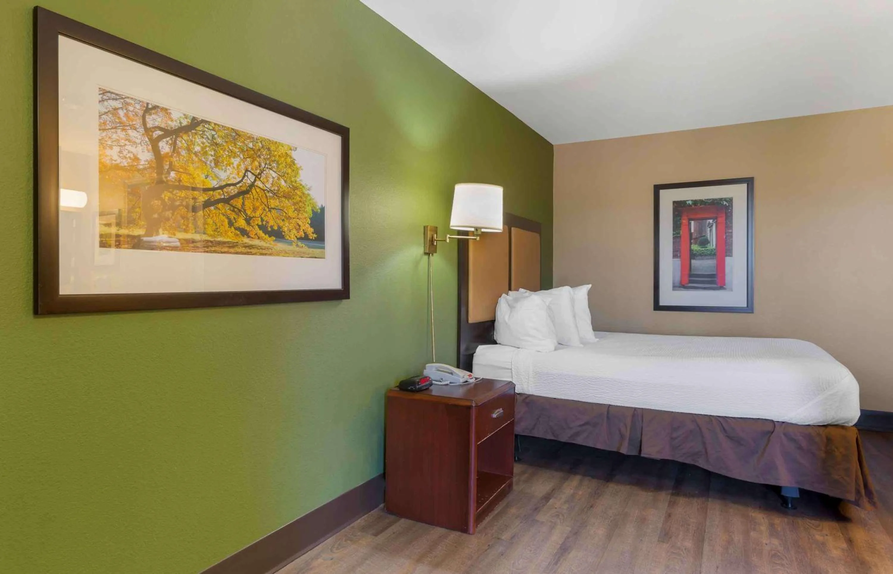 Bedroom in Extended Stay America Suites - Phoenix - Chandler - E Chandler Blvd