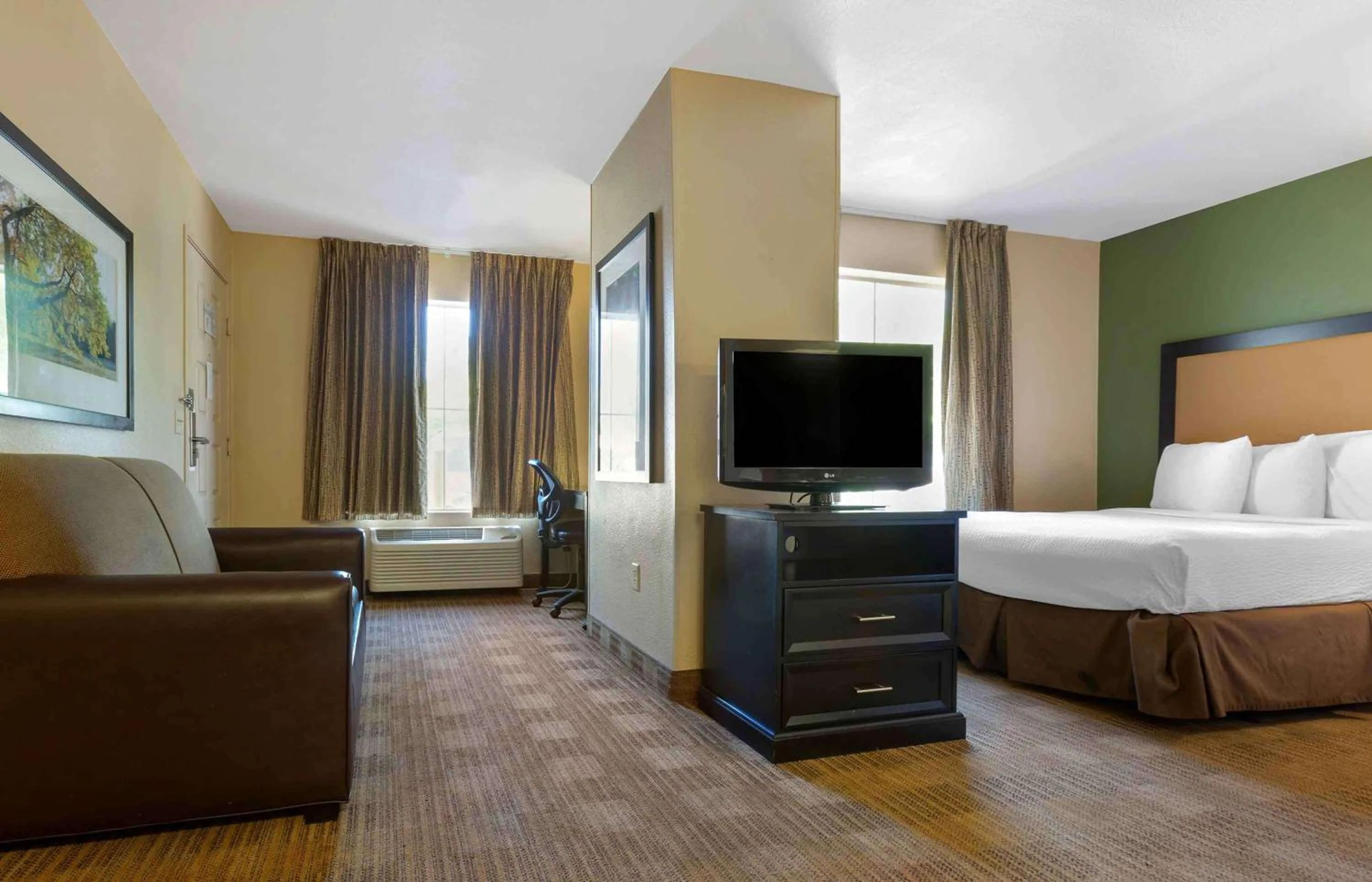 Bedroom in Extended Stay America Suites - Phoenix - Chandler - E Chandler Blvd