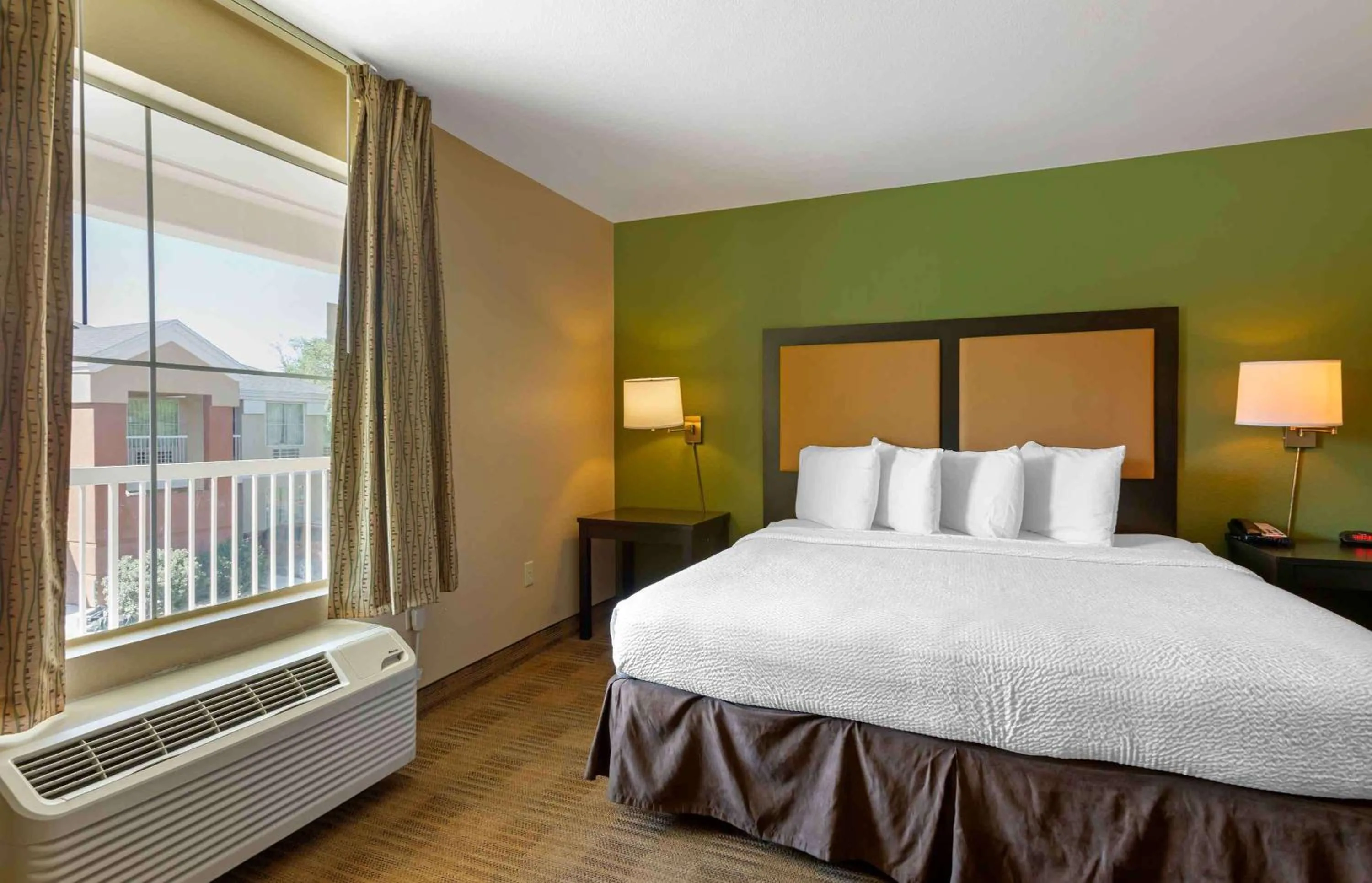 Bedroom in Extended Stay America Suites - Phoenix - Chandler - E Chandler Blvd