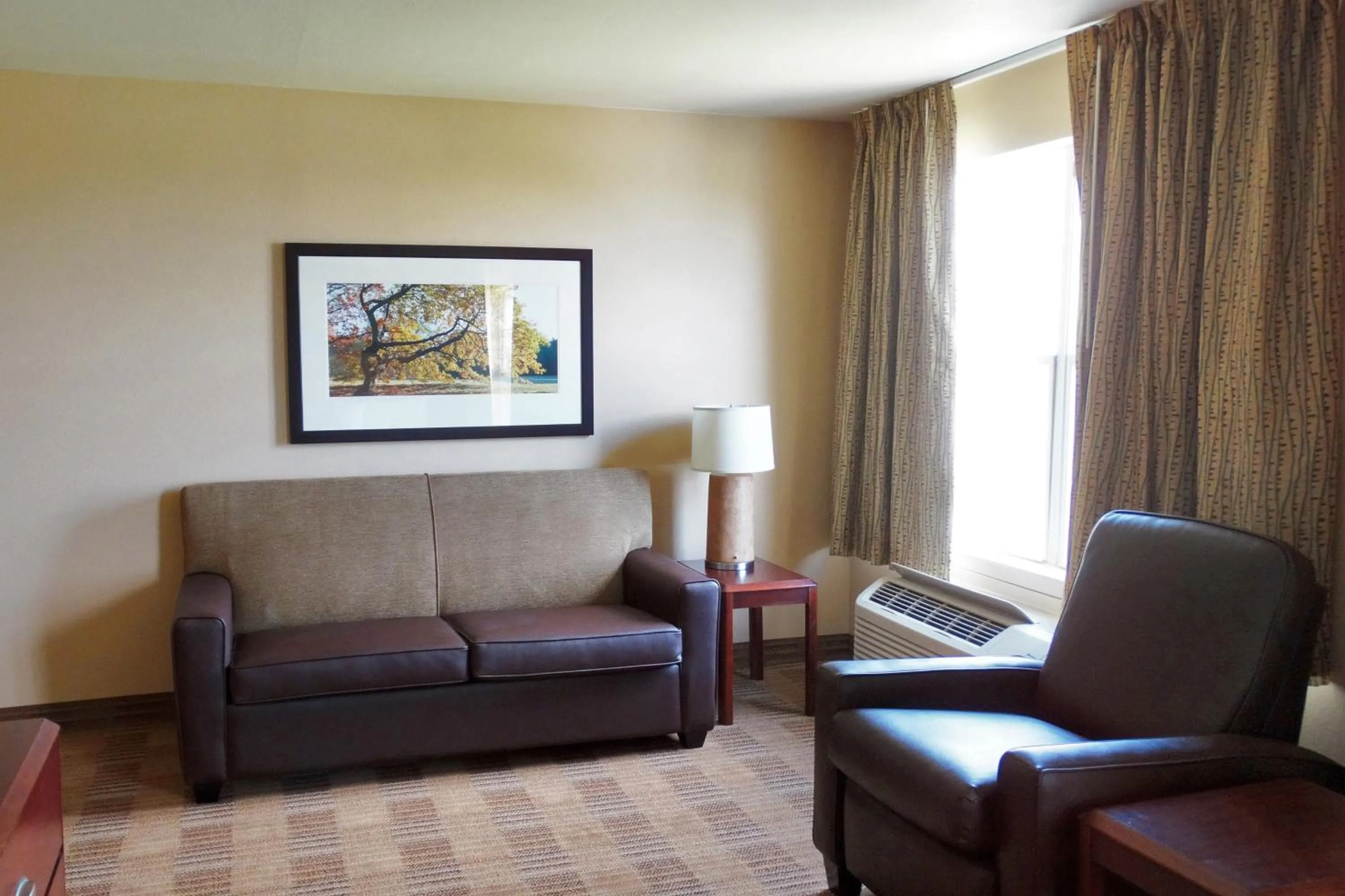 Seating area in Extended Stay America Suites - Phoenix - Chandler - E Chandler Blvd