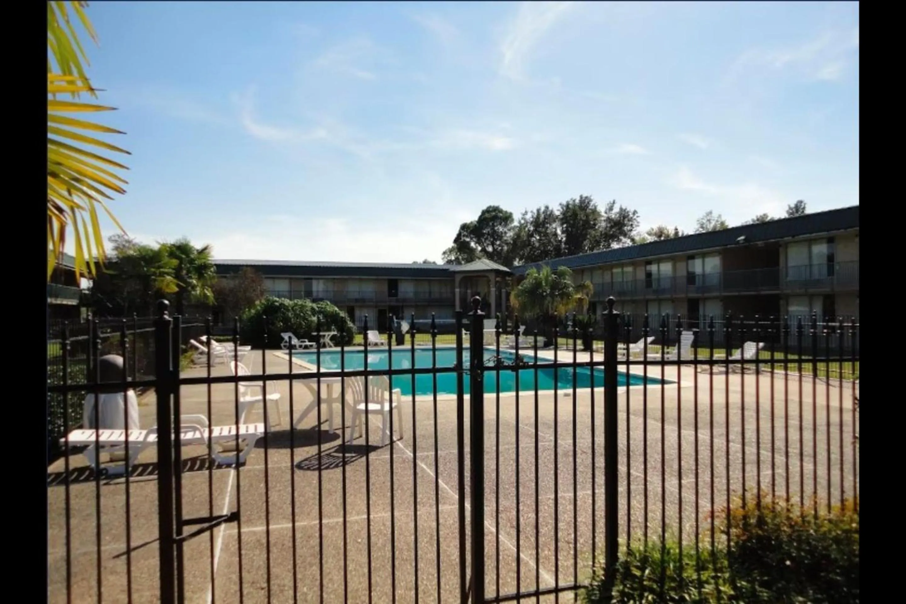 Swimming pool in Audubon Inn Port Allen I-10
