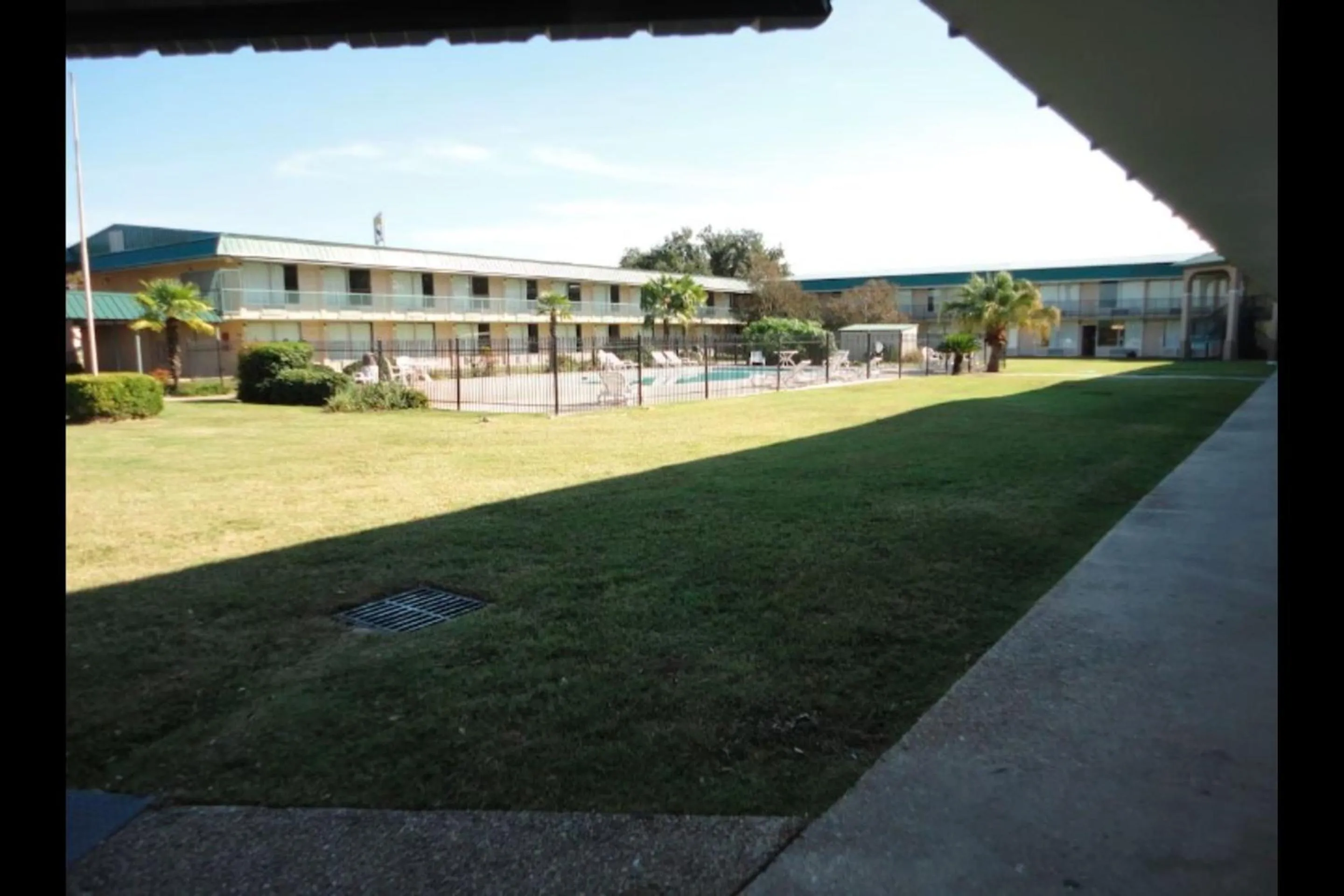 Garden in Audubon Inn Port Allen I-10