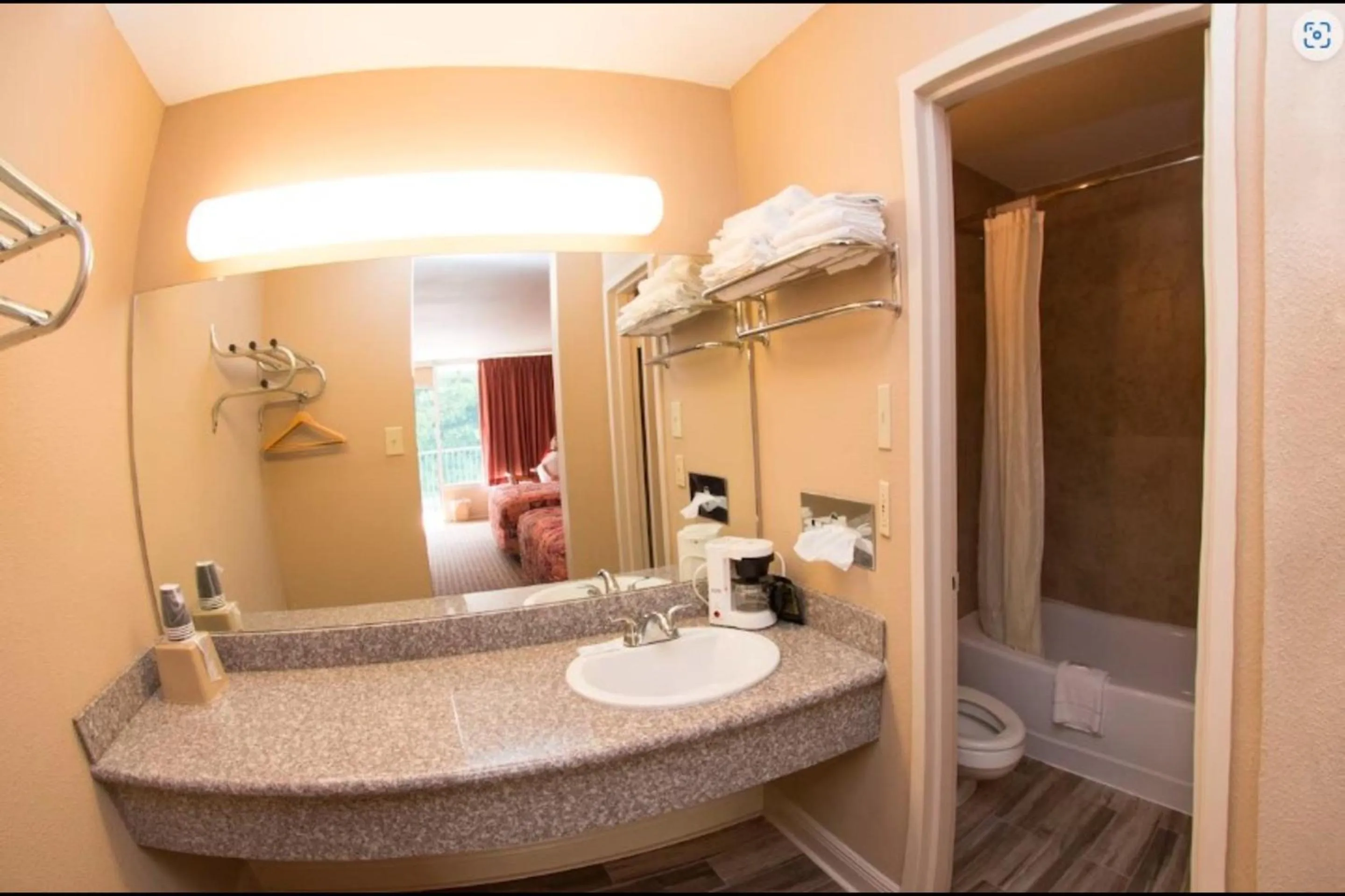 Bathroom in Audubon Inn Port Allen I-10