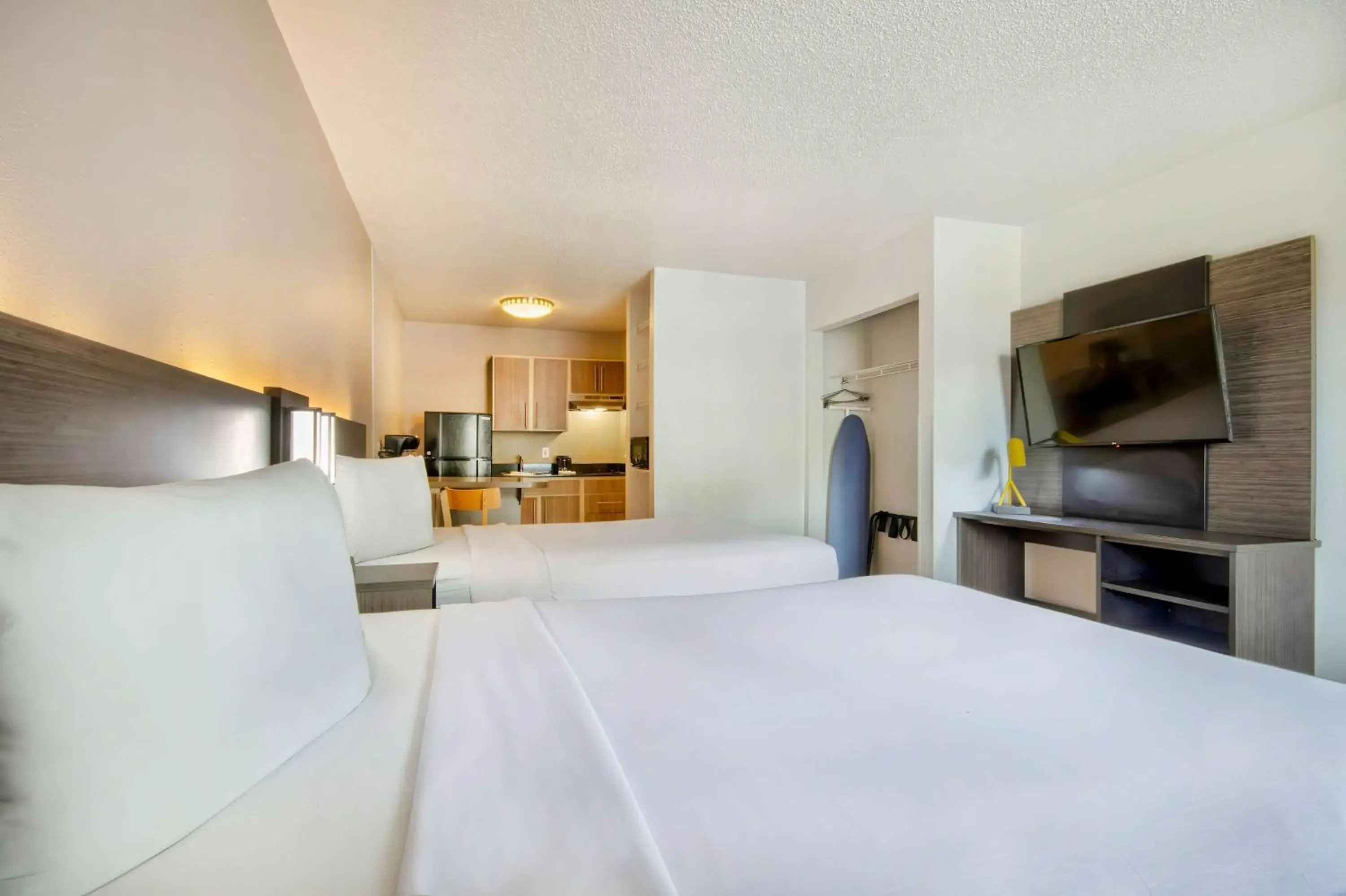 Double Room in Studio 6-San Antonio, TX - Medical Center Double Room in Studio 6-San Antonio, TX - Medical Center