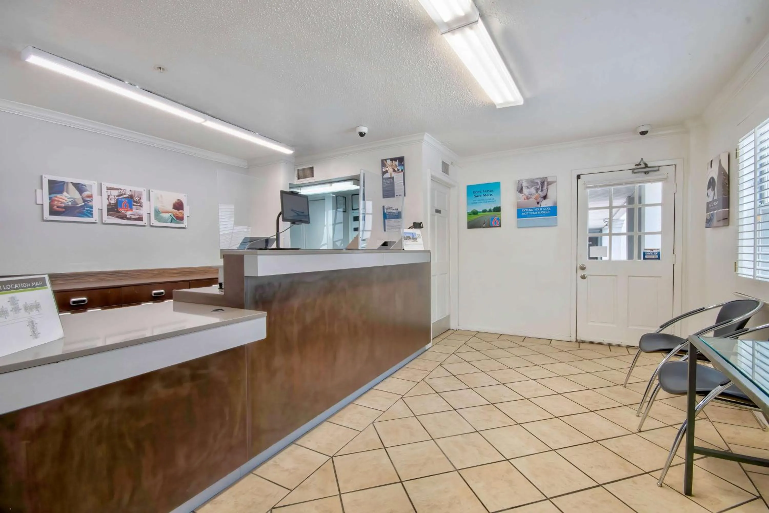 Lobby or reception in Studio 6-San Antonio, TX - Medical Center