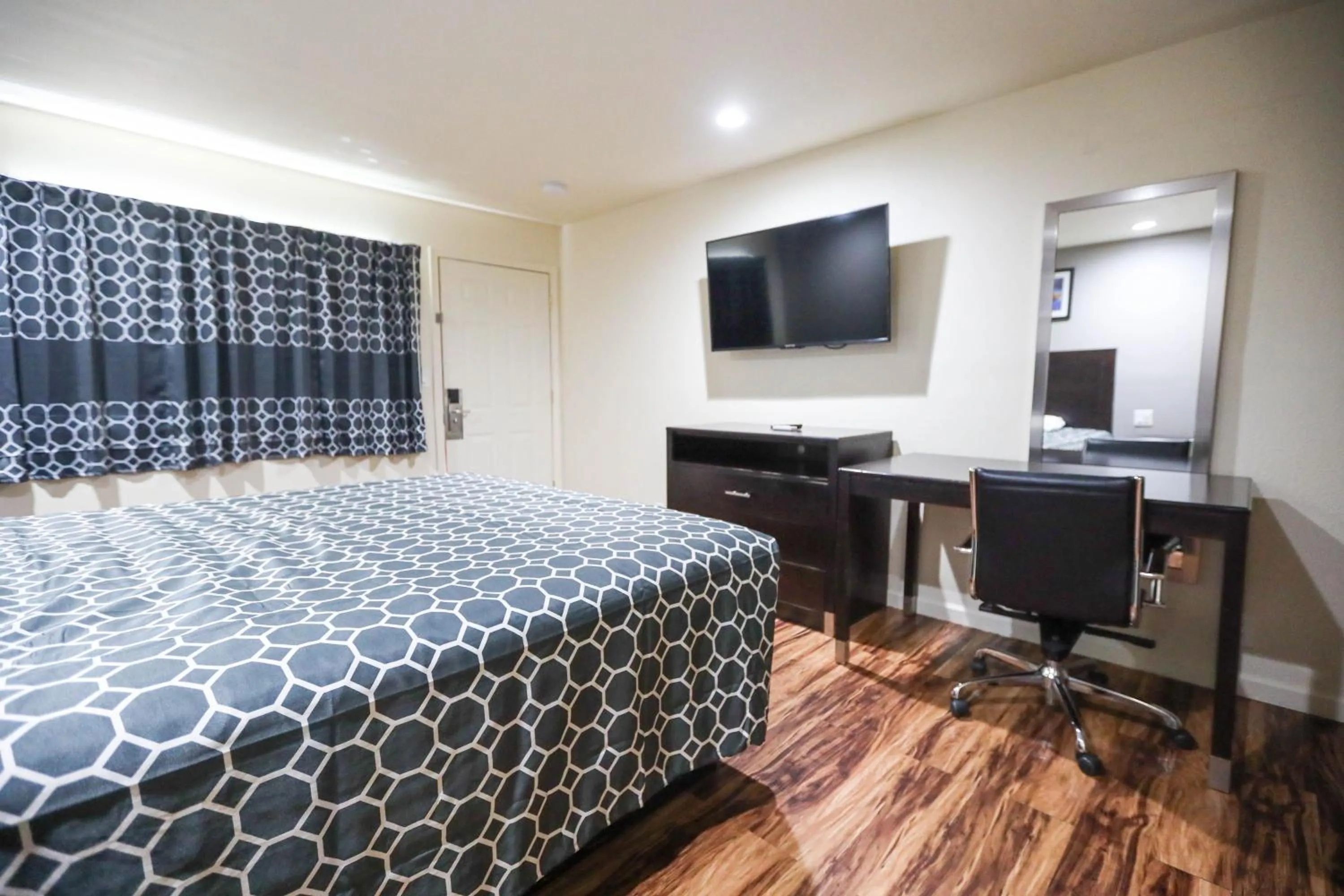 TV and multimedia, Bed in Sky Riders Motel