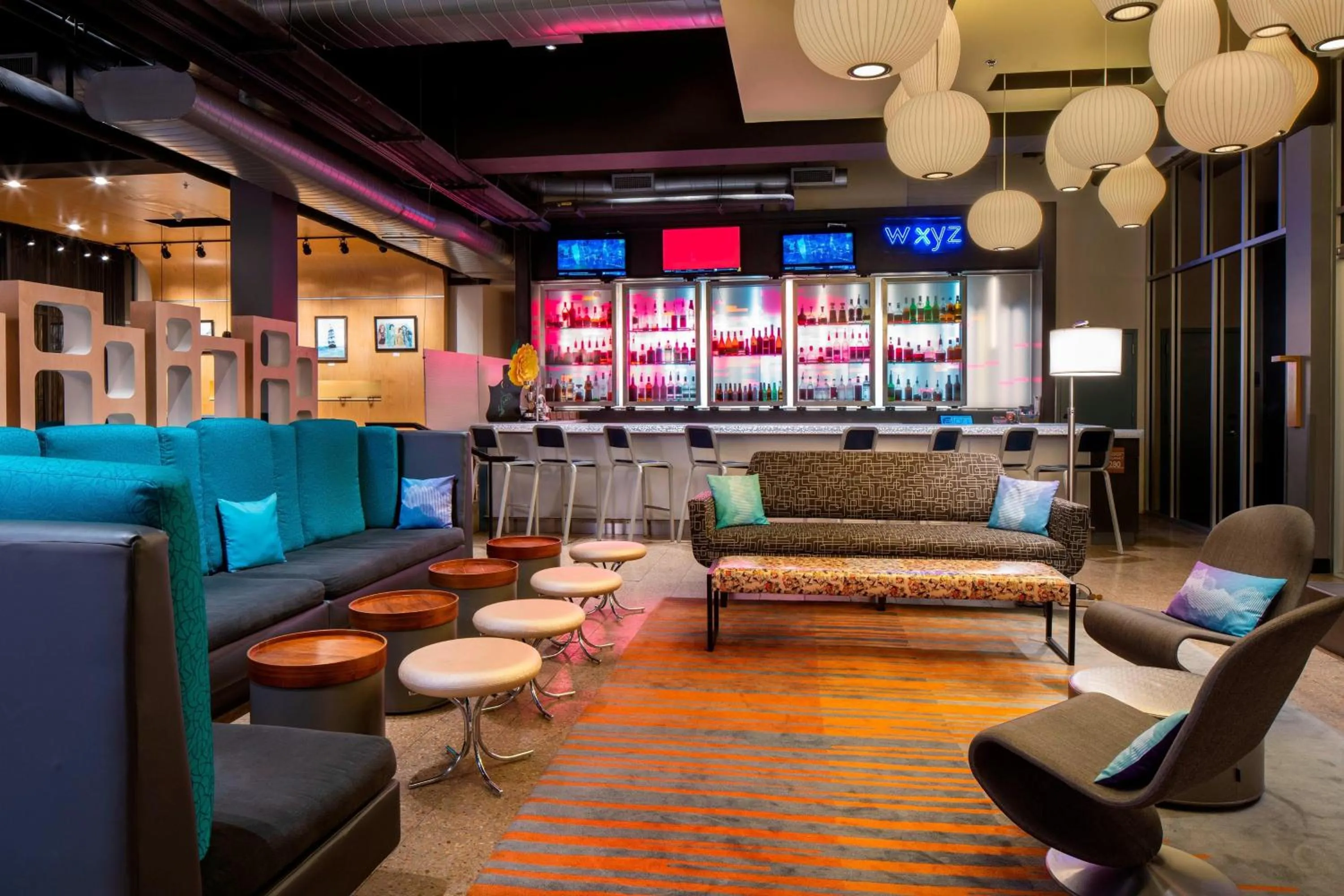 Lounge or bar in Aloft Hotel Rogers Bentonville