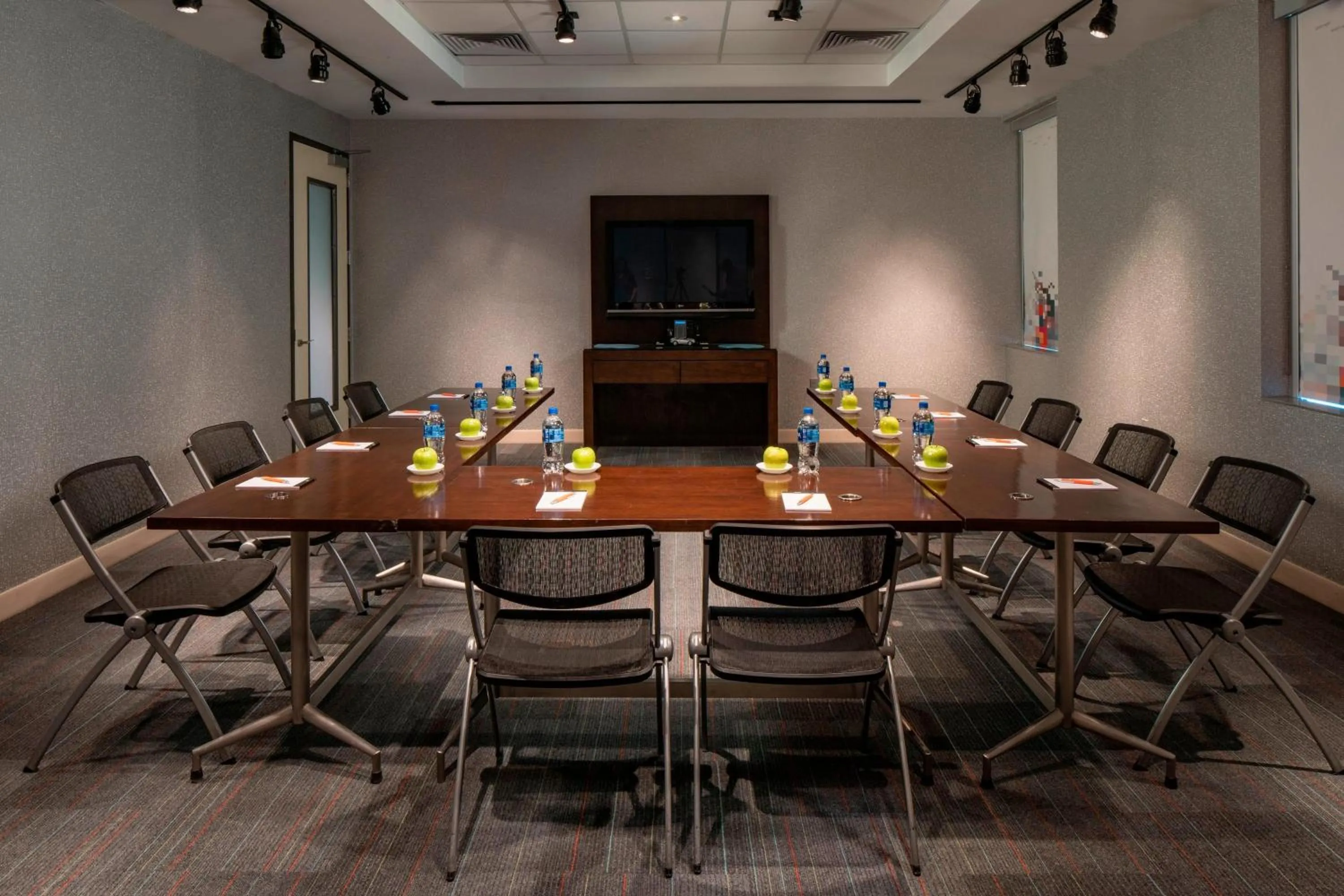Meeting/conference room in Aloft Hotel Rogers Bentonville