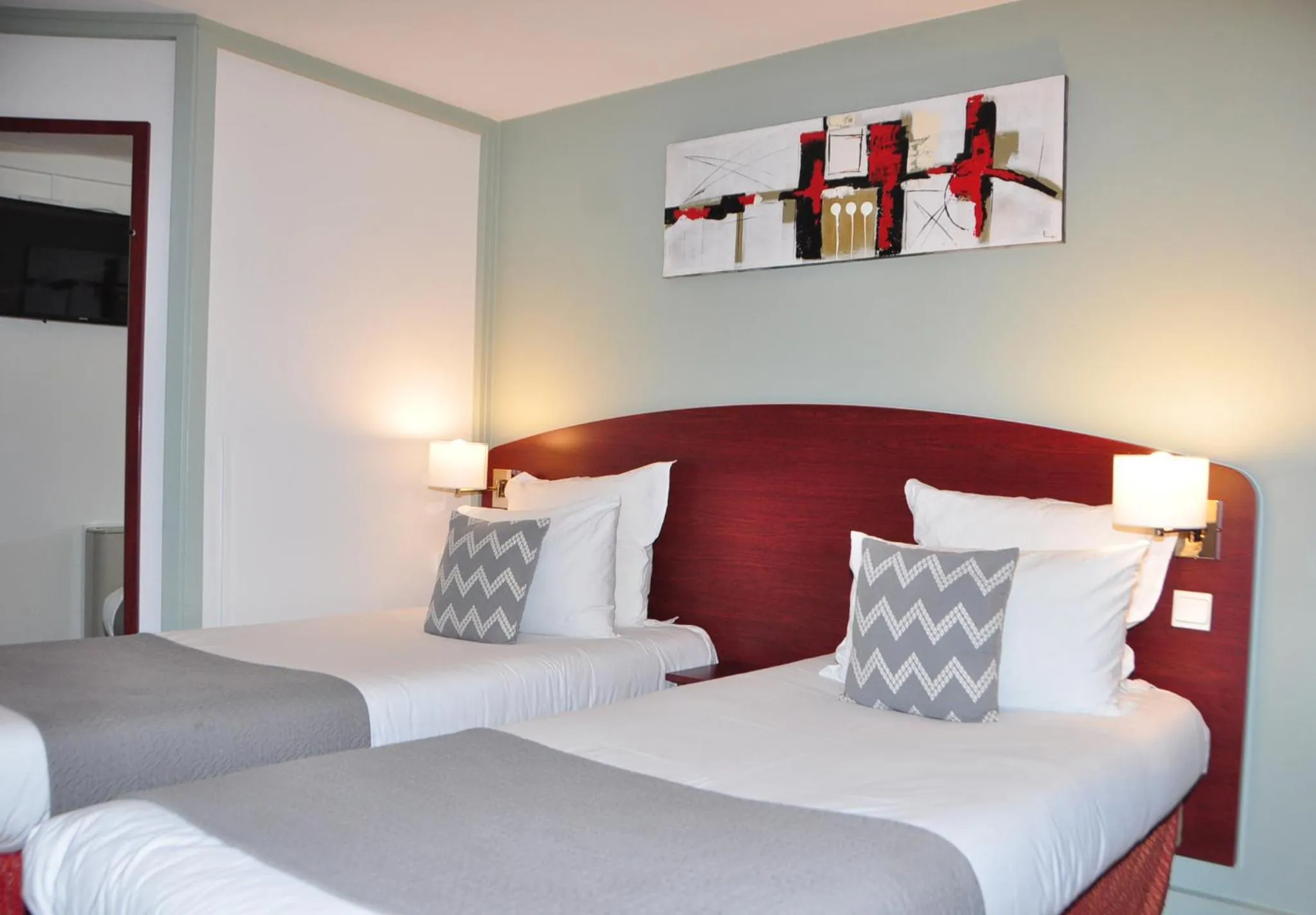 Bed in Hôtel des Arcades de Cachan - Grand Paris Sud