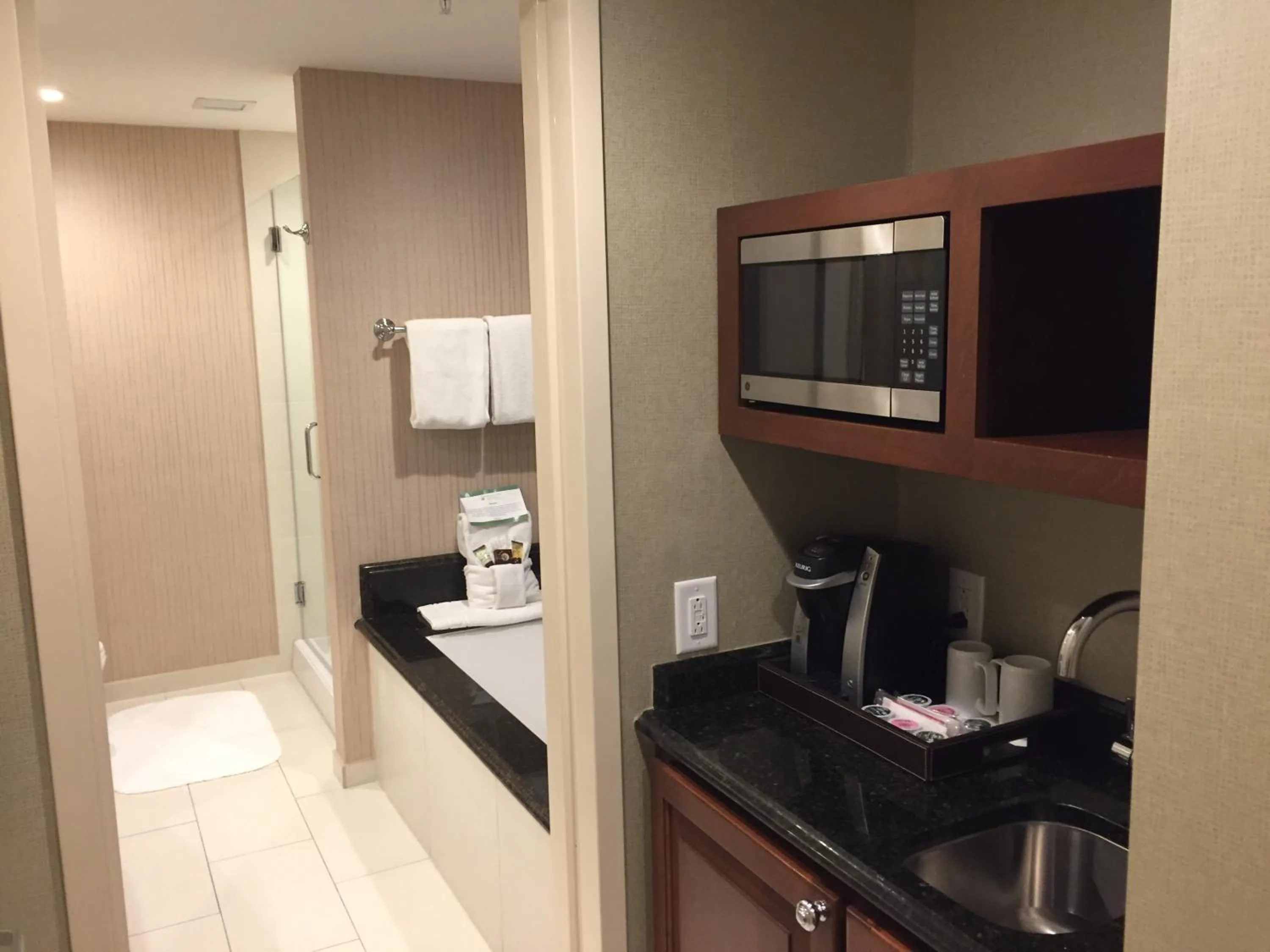Area and facilities in Town & Country Inn and Suites