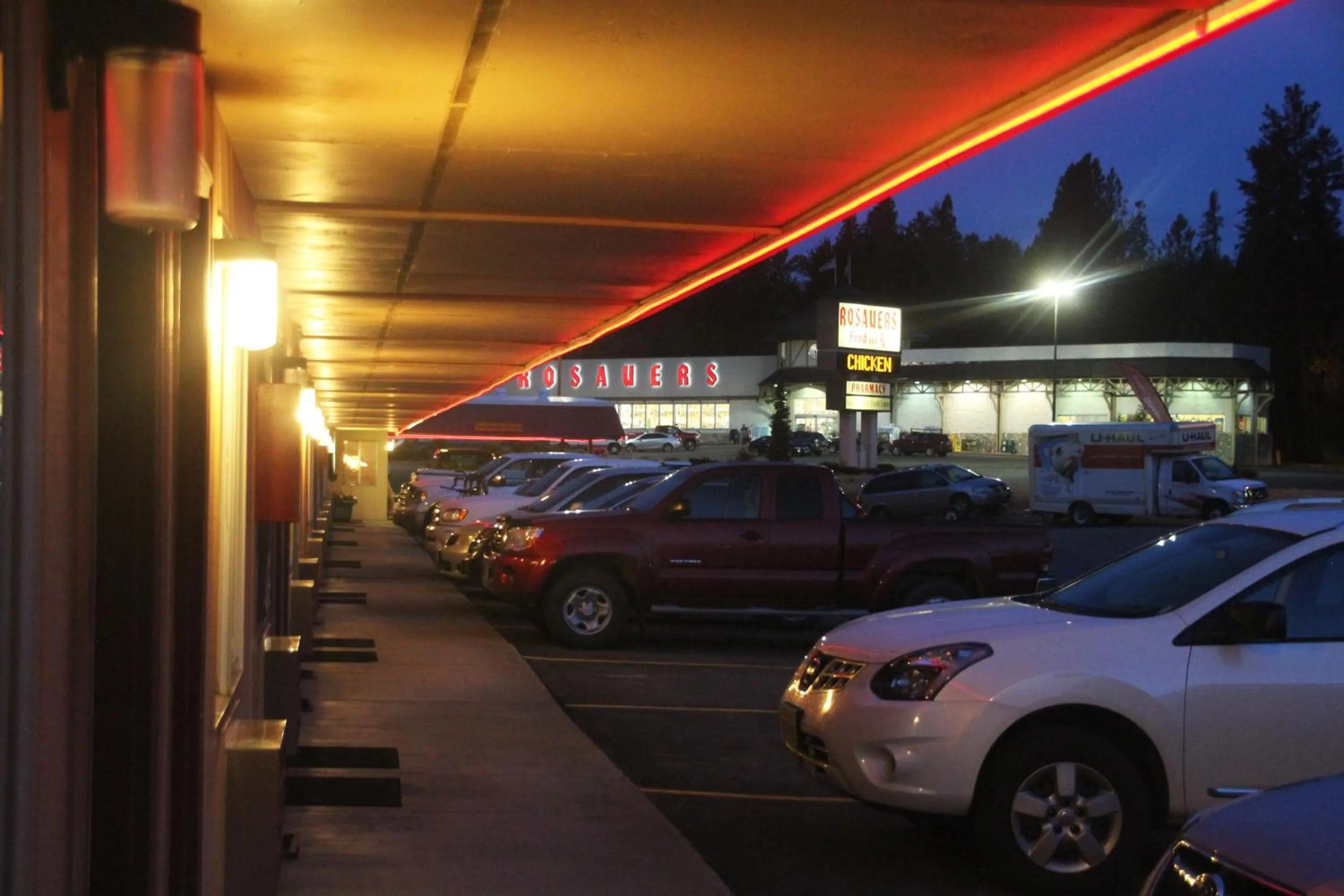 Restaurant/places to eat in Caboose Motel