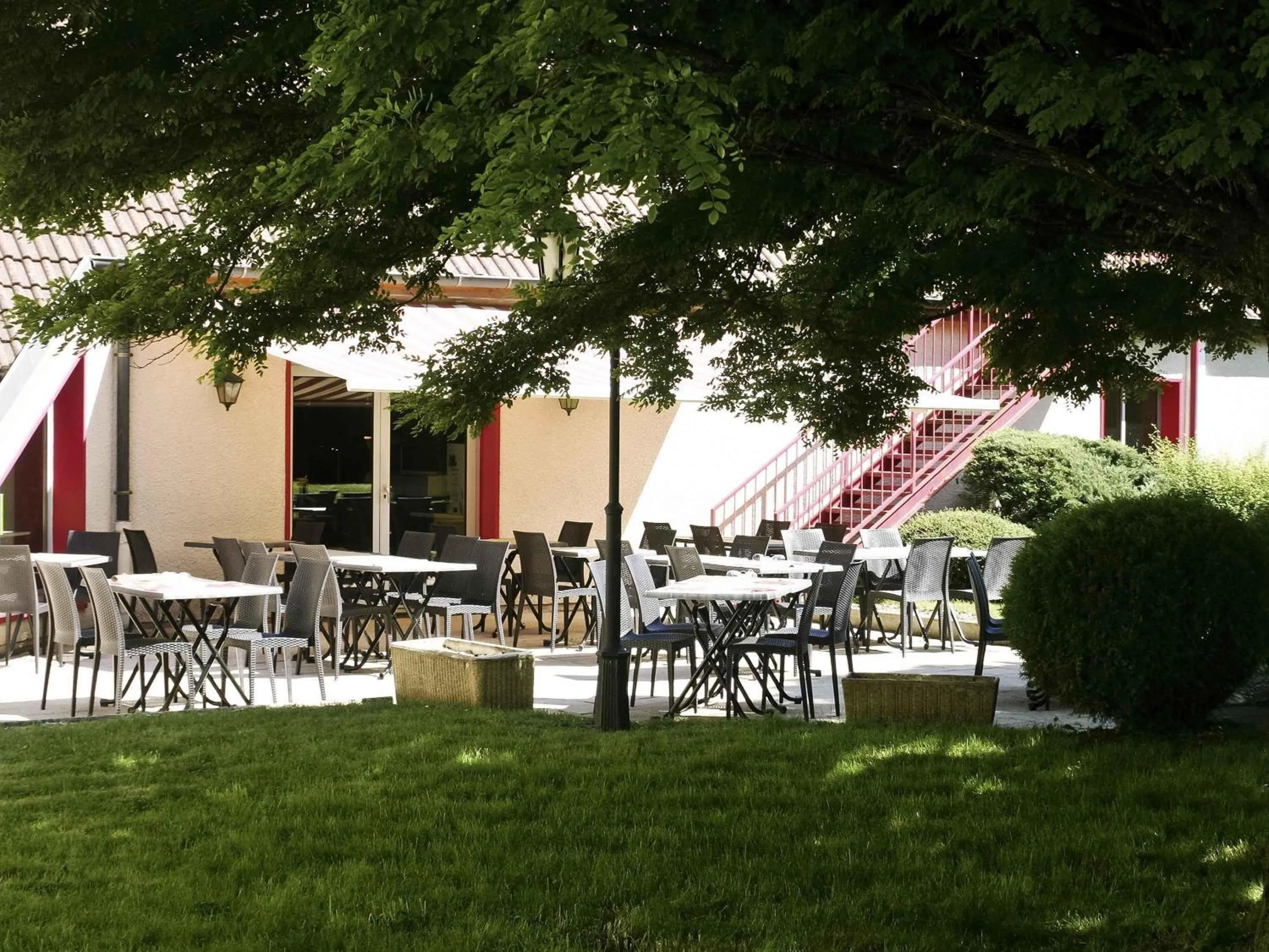 Property building in Mercure Hexagone Luxeuil