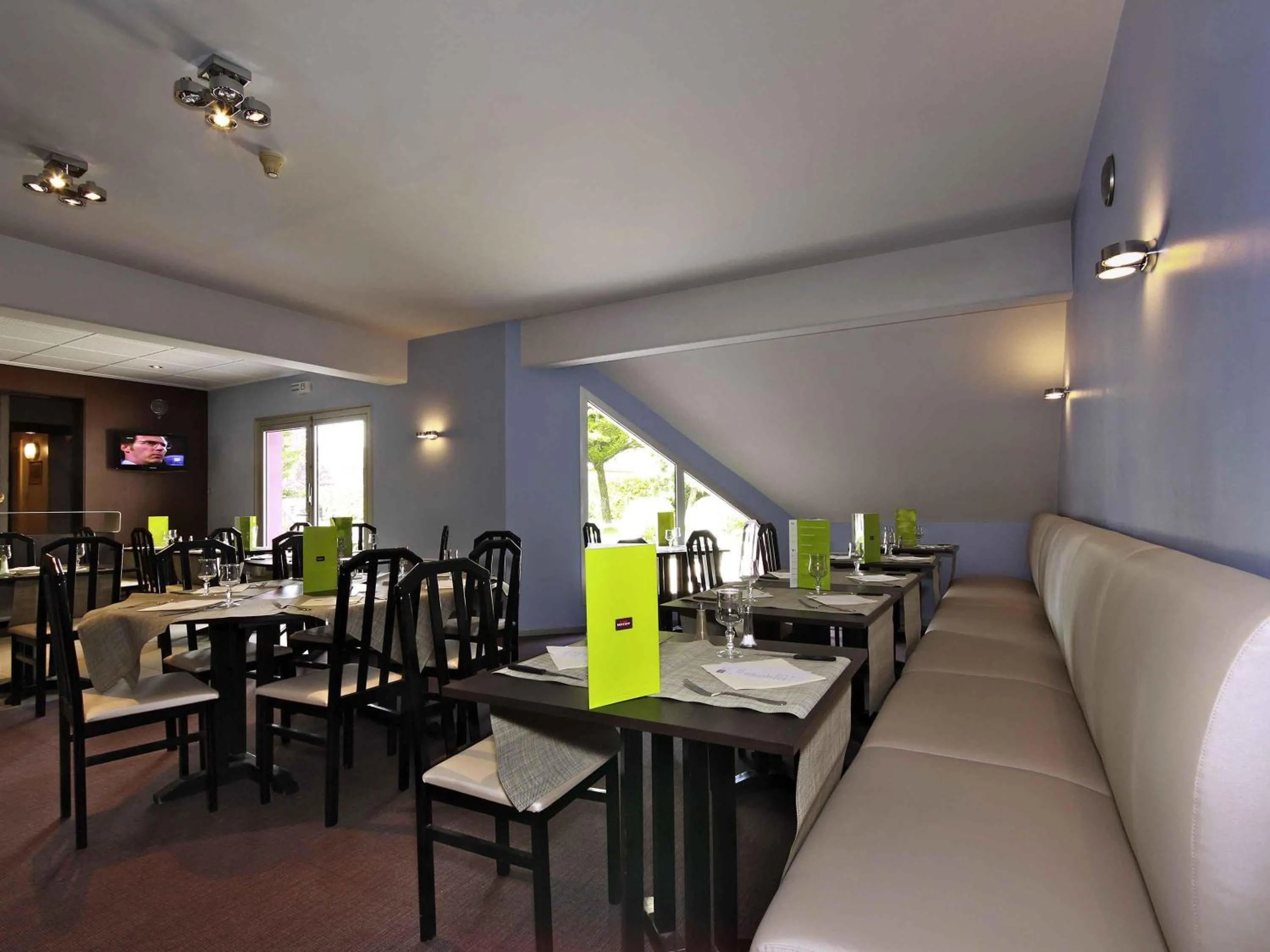 Restaurant/places to eat in Mercure Hexagone Luxeuil