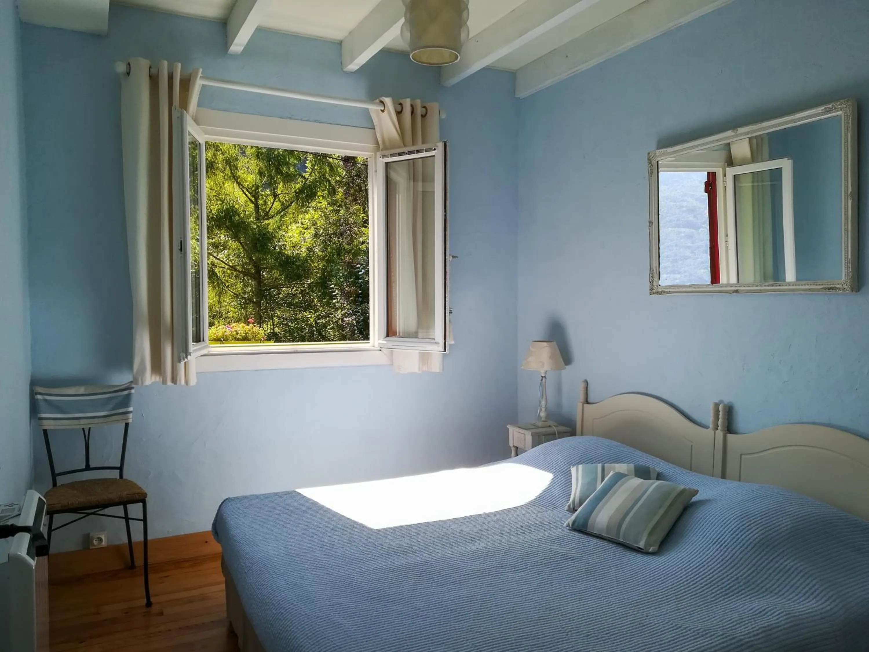 Bedroom in GREEN BIKE PYRENEES