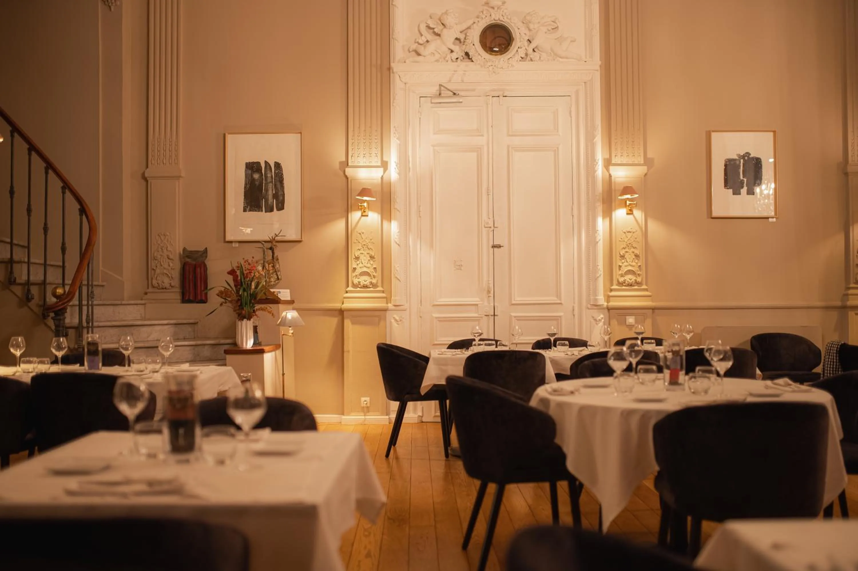 Restaurant/places to eat in Le Grand Hotel