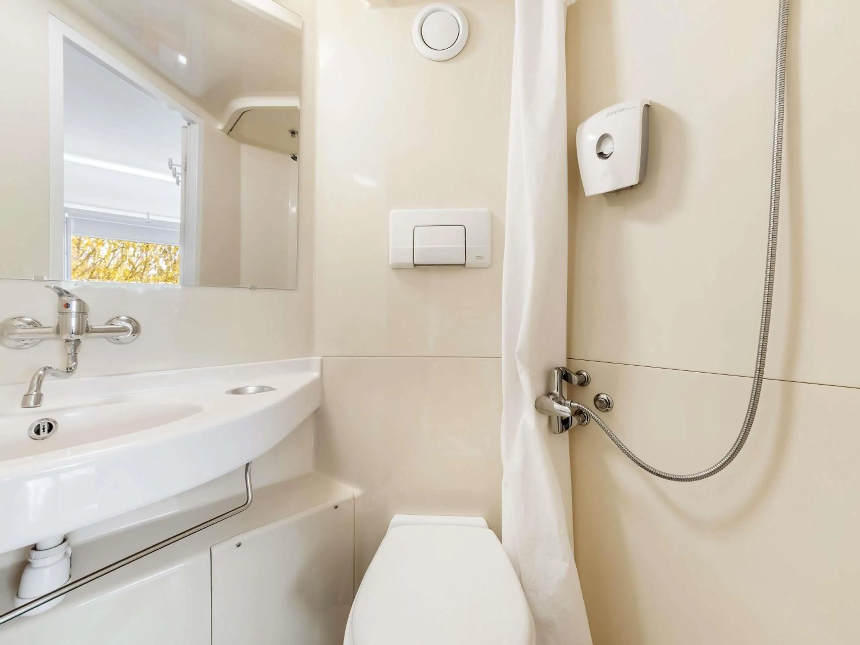 Property building in hôtel F1 Strasbourg Sud La Vigie