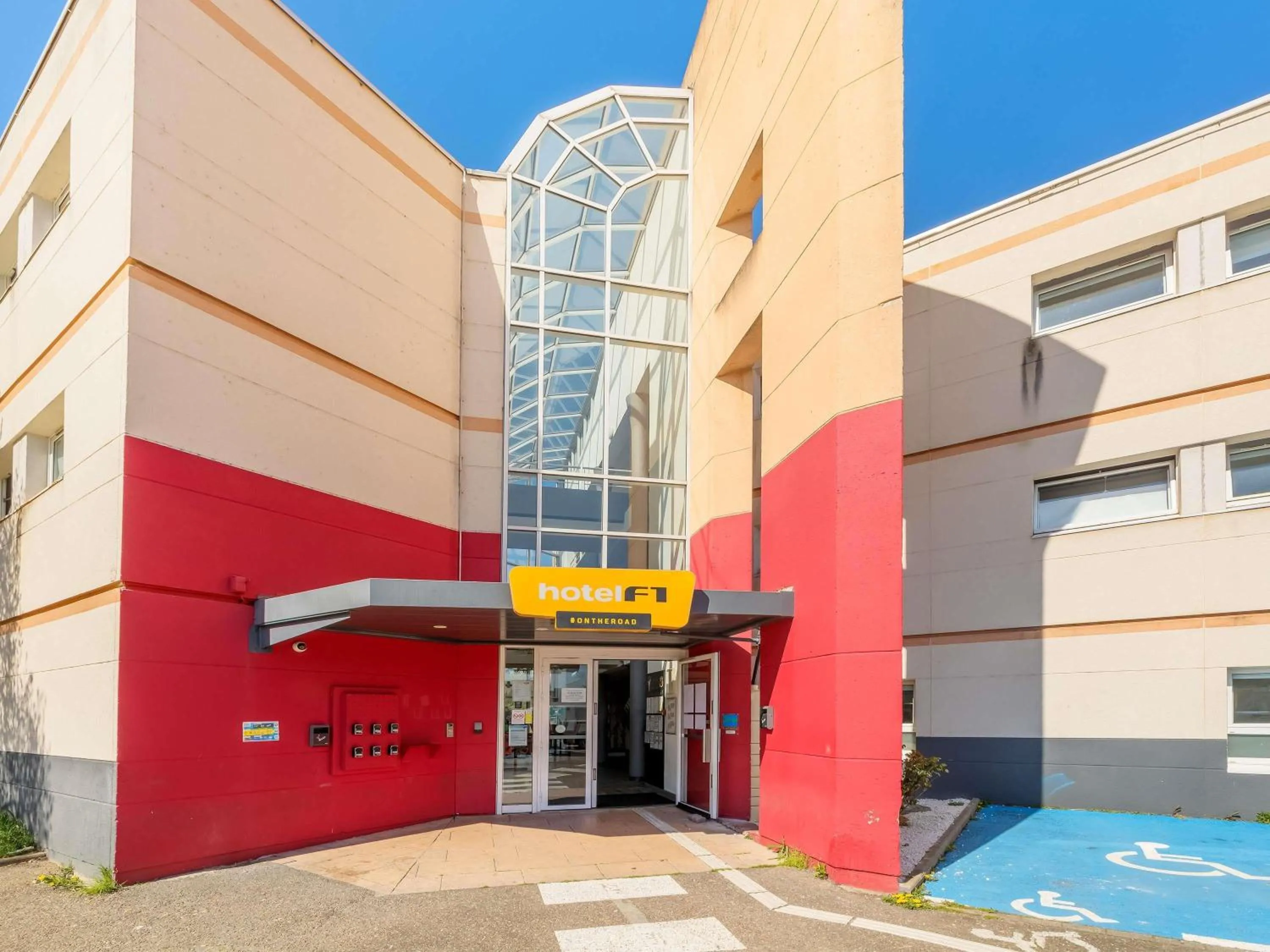 Property building in hôtel F1 Strasbourg Sud La Vigie