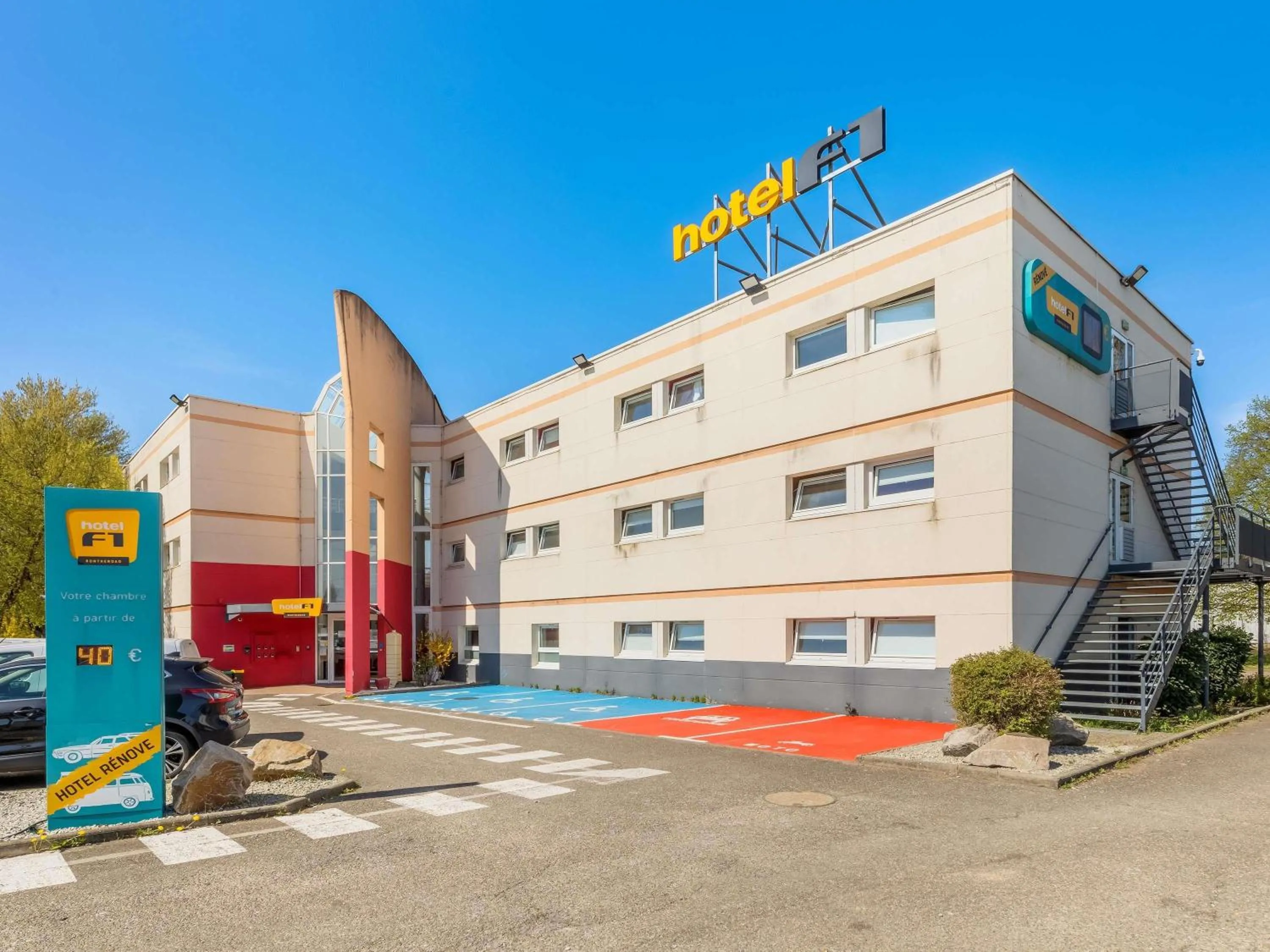 Property building in hôtel F1 Strasbourg Sud La Vigie