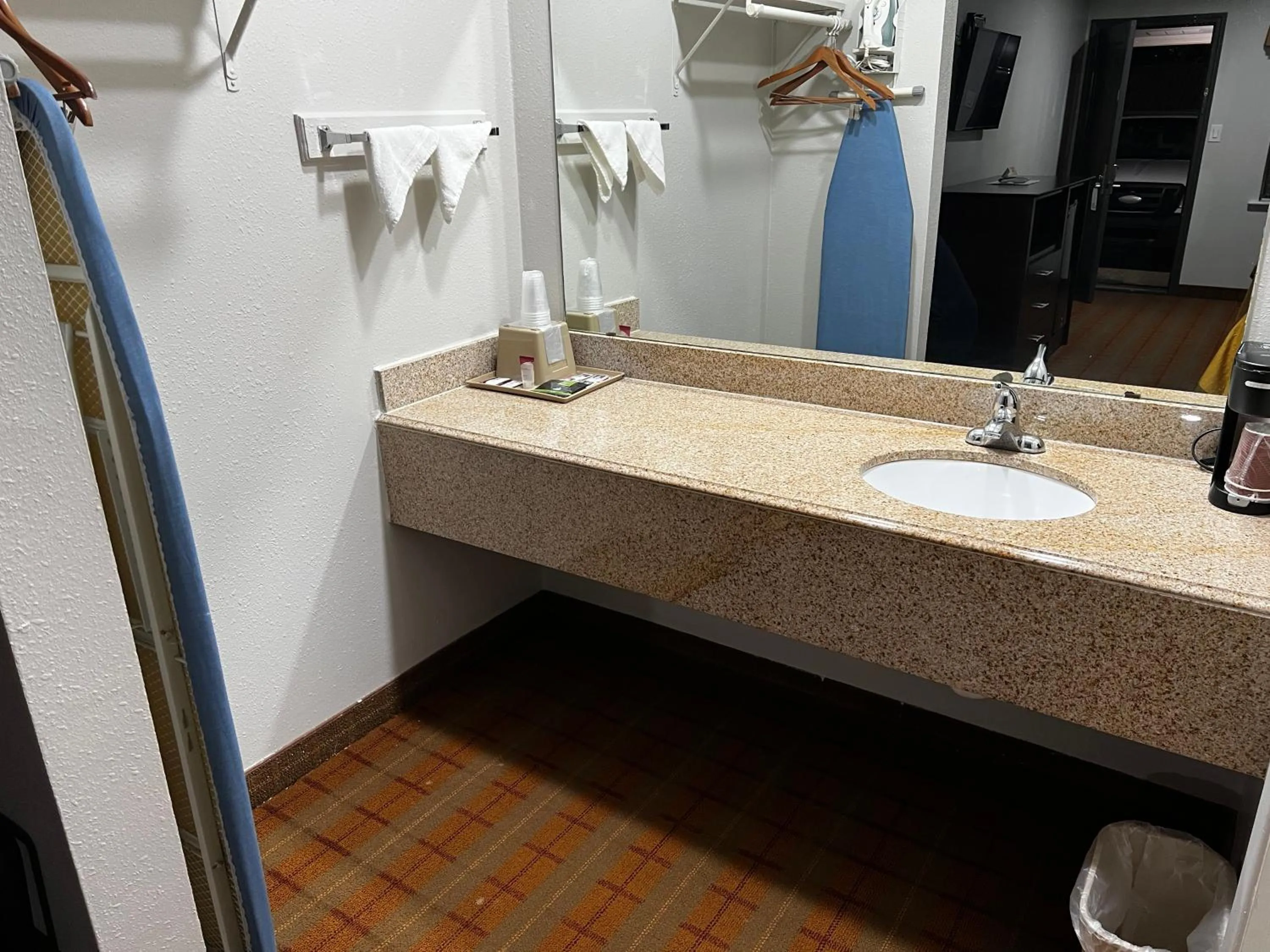 Coffee/tea facilities in Economy Inn Ashdown