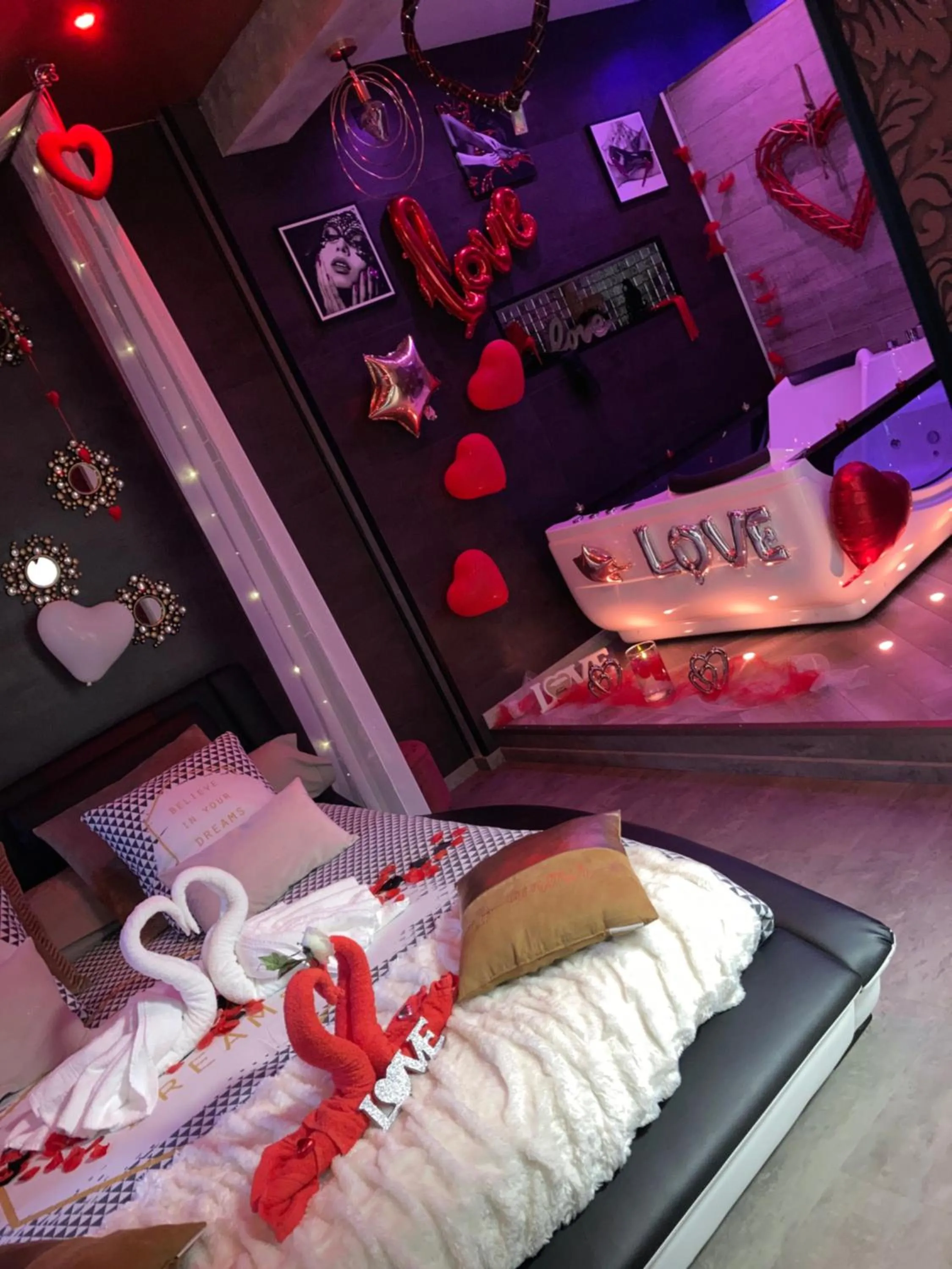 Bed in MANOIR AUX trois charmes