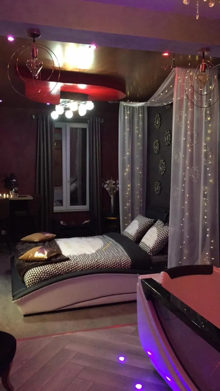 Bed in MANOIR AUX trois charmes