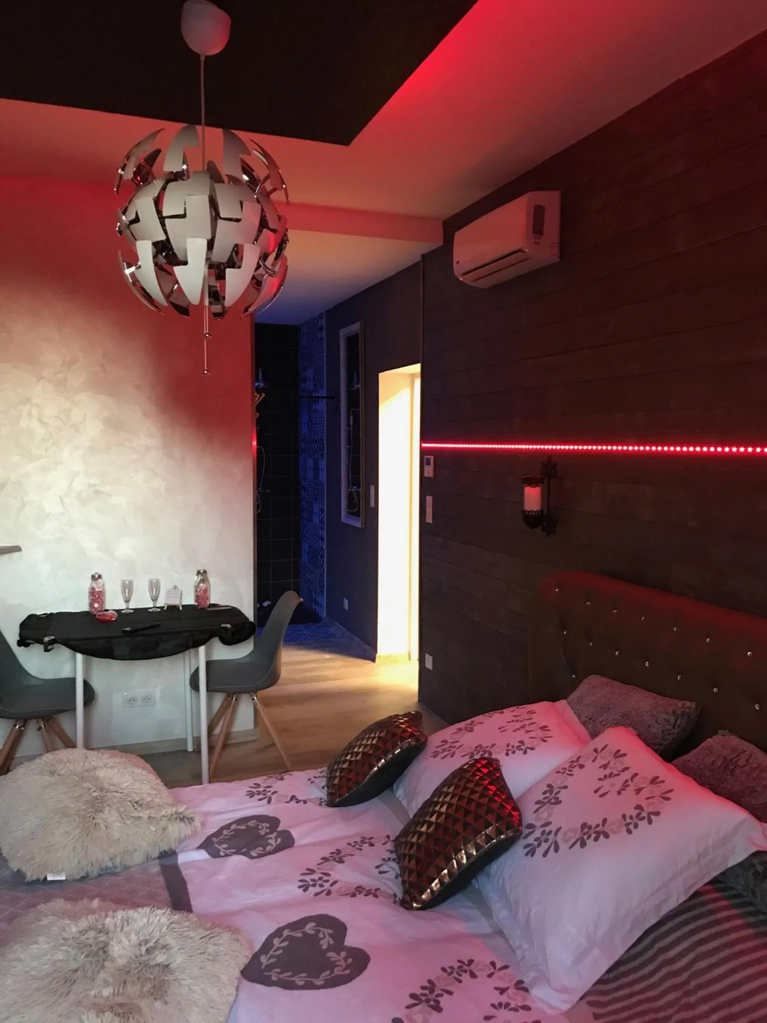 Bed in MANOIR AUX trois charmes