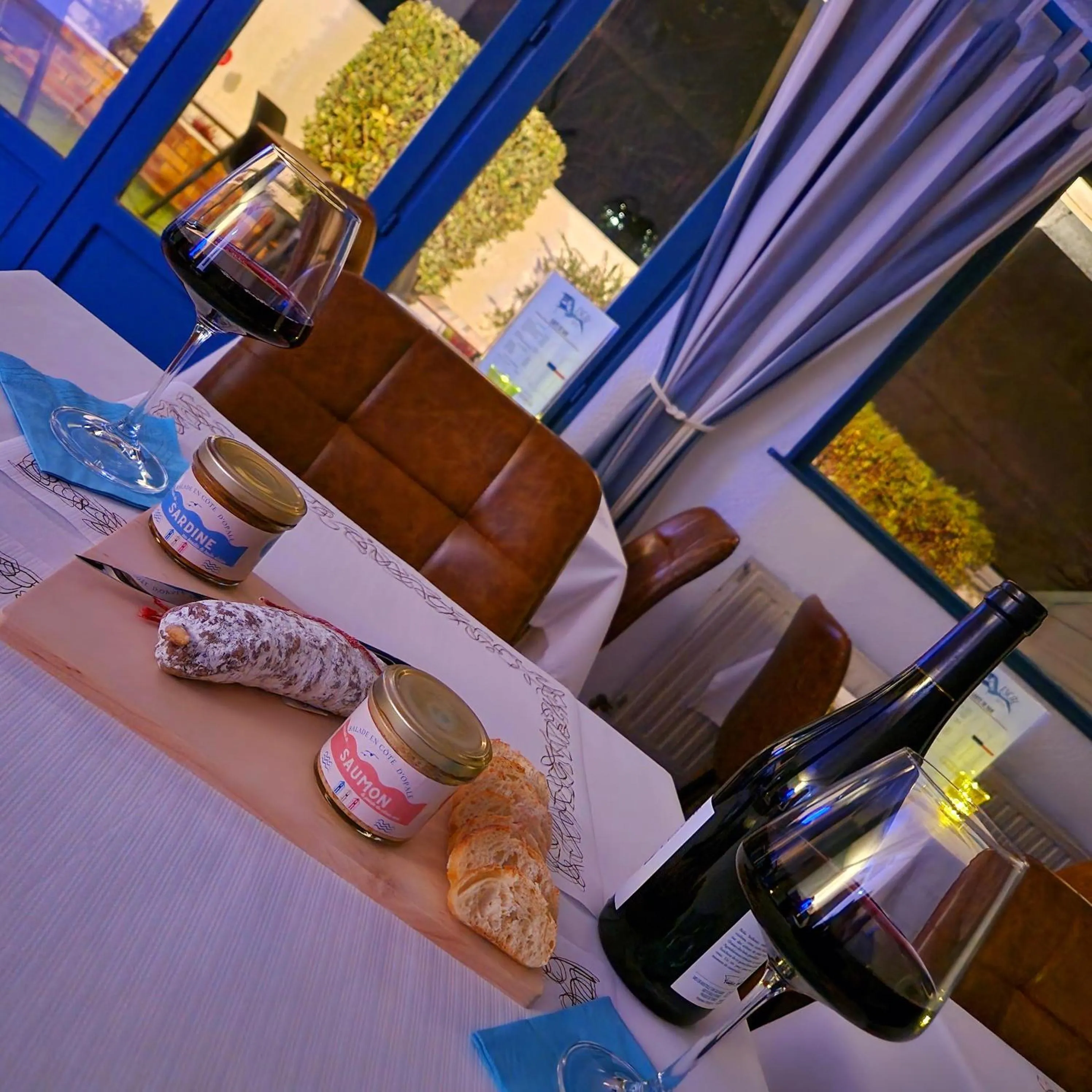 Lounge or bar in Escal Hôtel