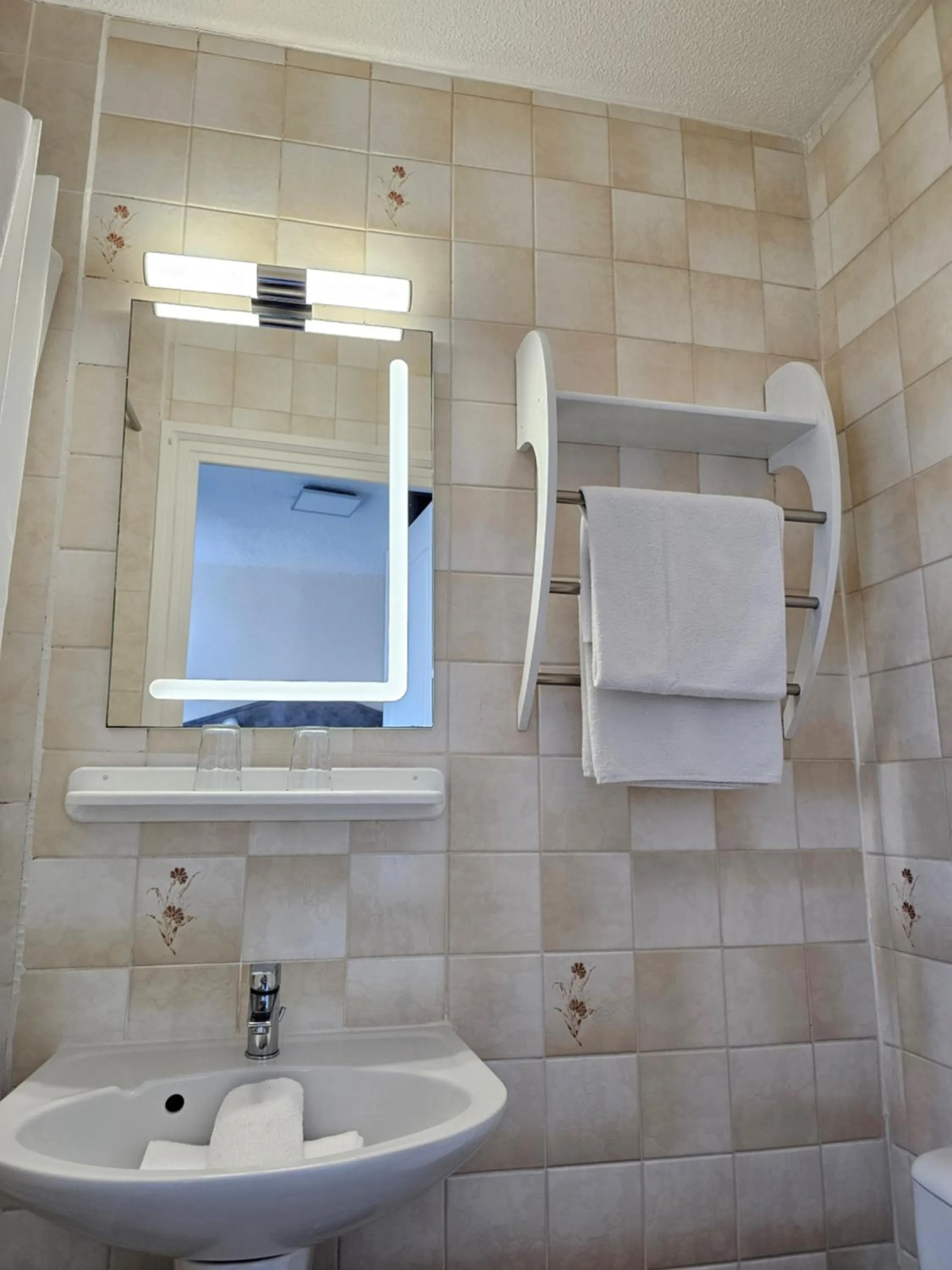 Bathroom in Escal Hôtel