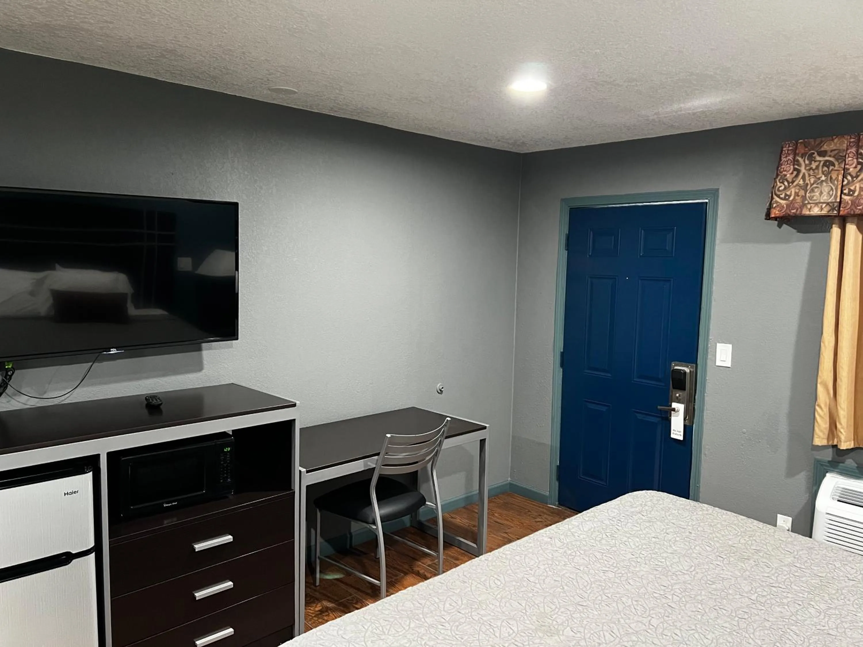 TV and multimedia in Relax Inn Ashdown