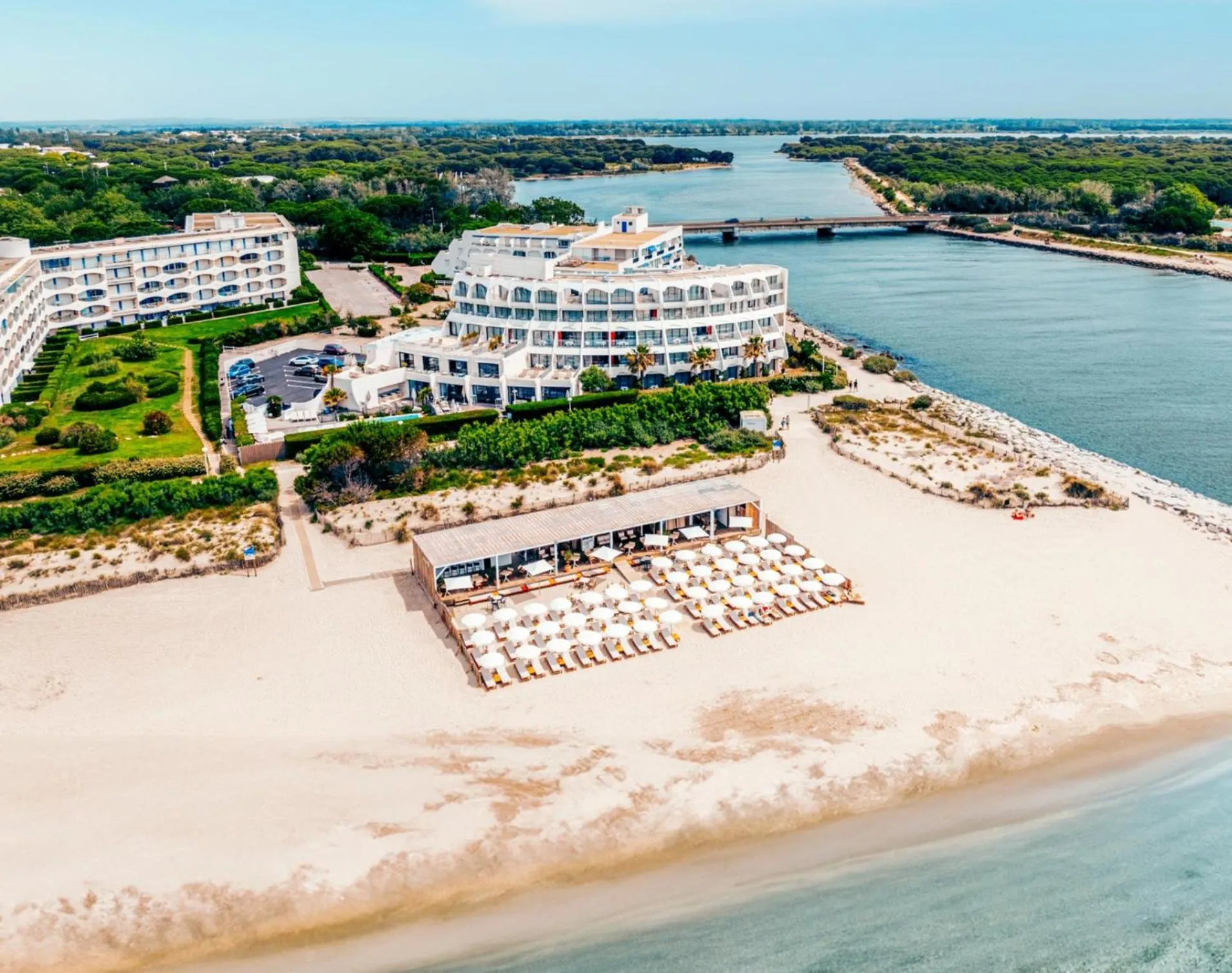 Property building in Hôtel La Plage 5 étoiles La Grande Motte